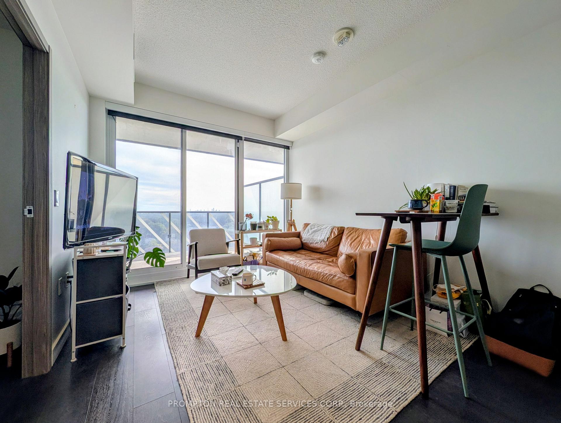 Photo 5 of Unit 1503, 85 Mcmahon Drive, North York, Bayview Village — HOMEH