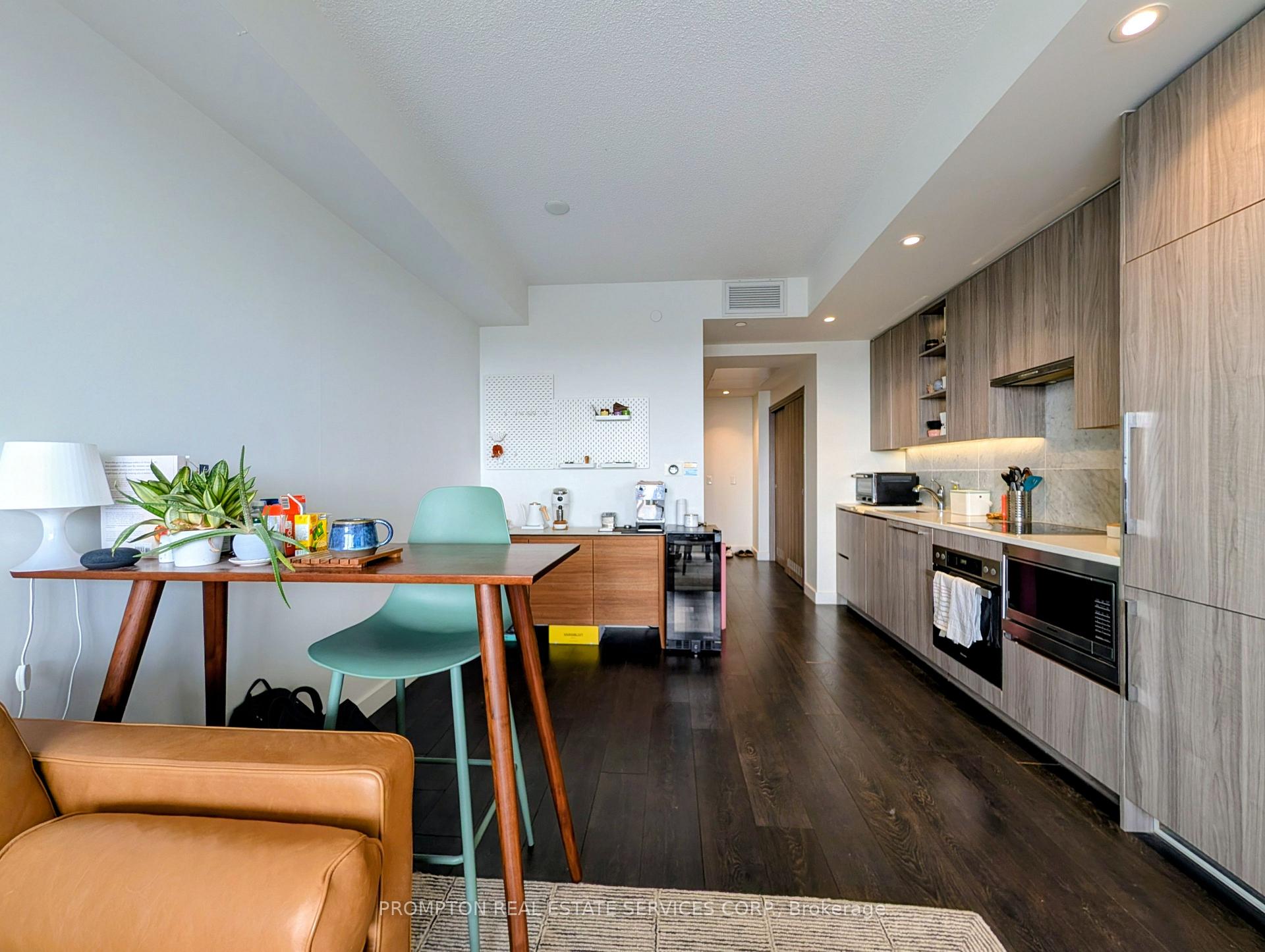 Photo 6 of Unit 1503, 85 Mcmahon Drive, North York, Bayview Village — HOMEH