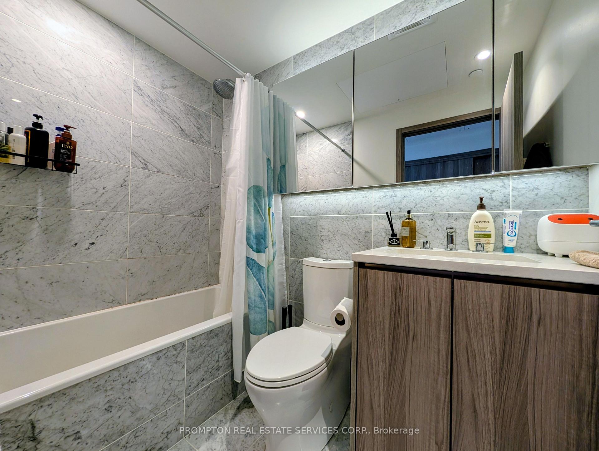 Photo 10 of Unit 1503, 85 Mcmahon Drive, North York, Bayview Village — HOMEH