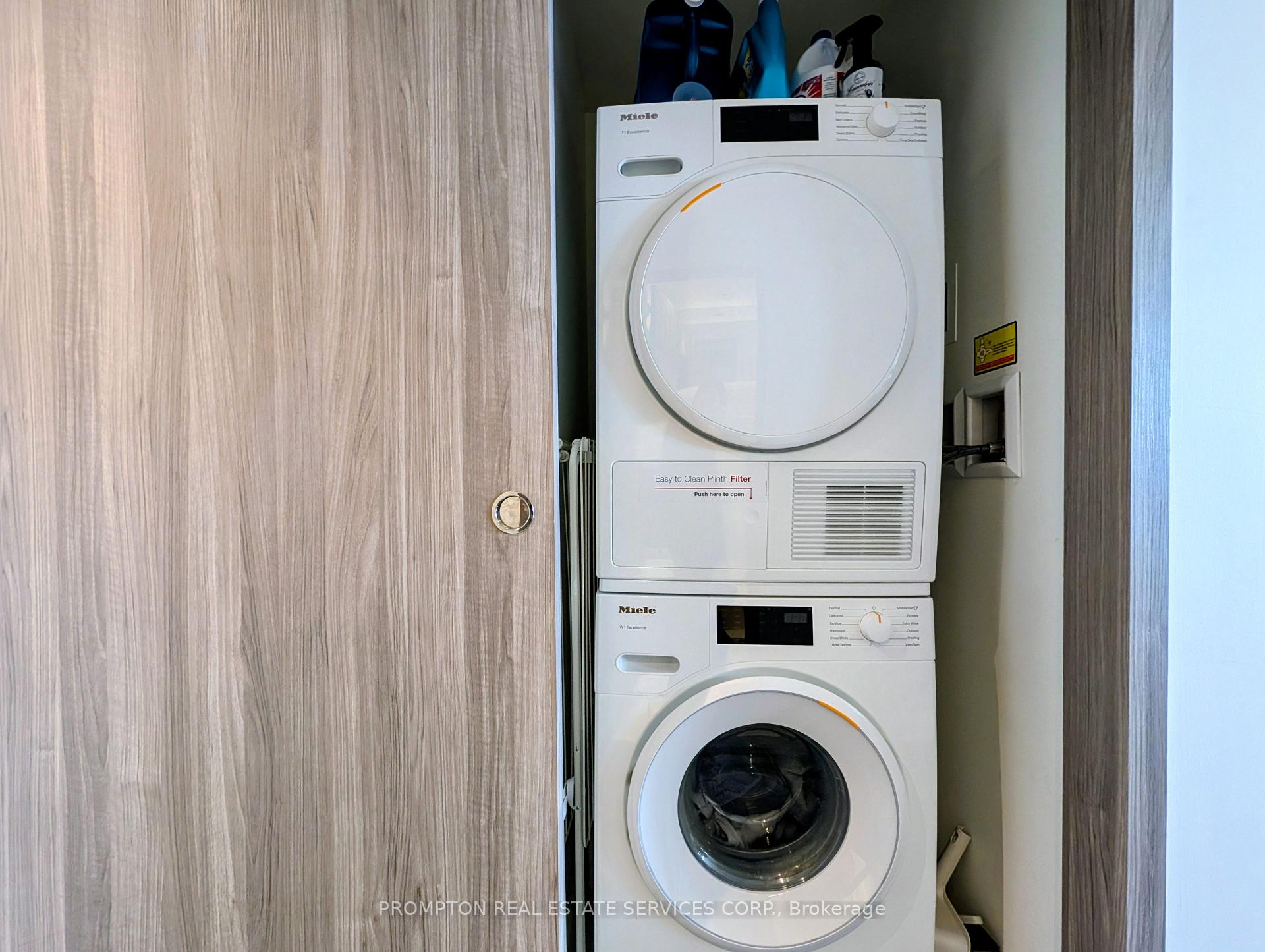 Photo 11 of Unit 1503, 85 Mcmahon Drive, North York, Bayview Village — HOMEH