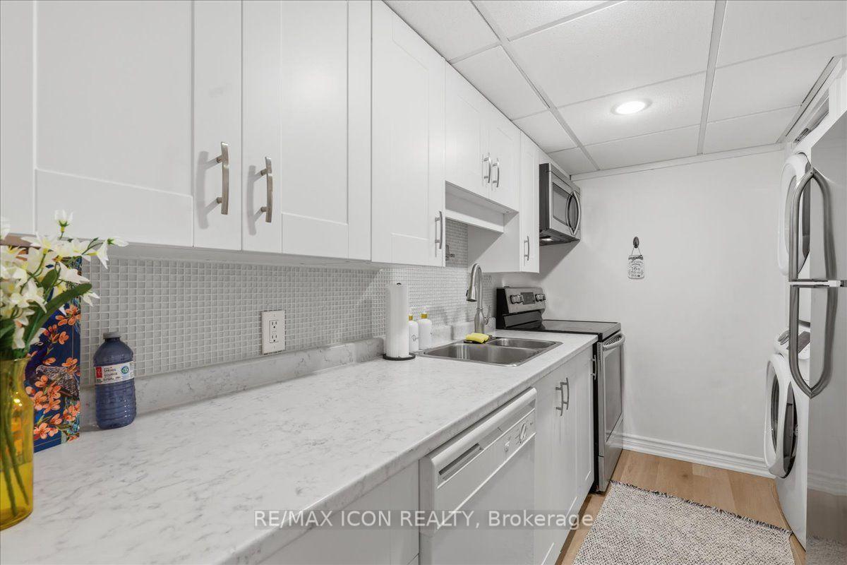 Photo 32 of 275 Falconridge Drive, Waterloo, University Downs — HOMEH