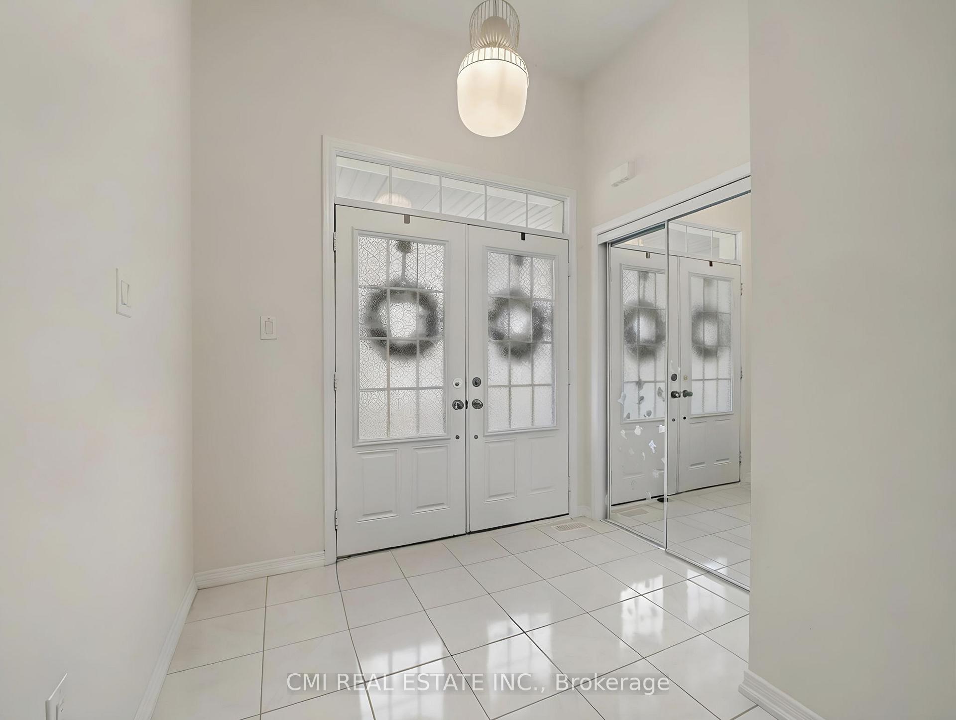 Photo 5 of 7732 Butternut Blvd, Niagara Falls, Brown — HOMEH