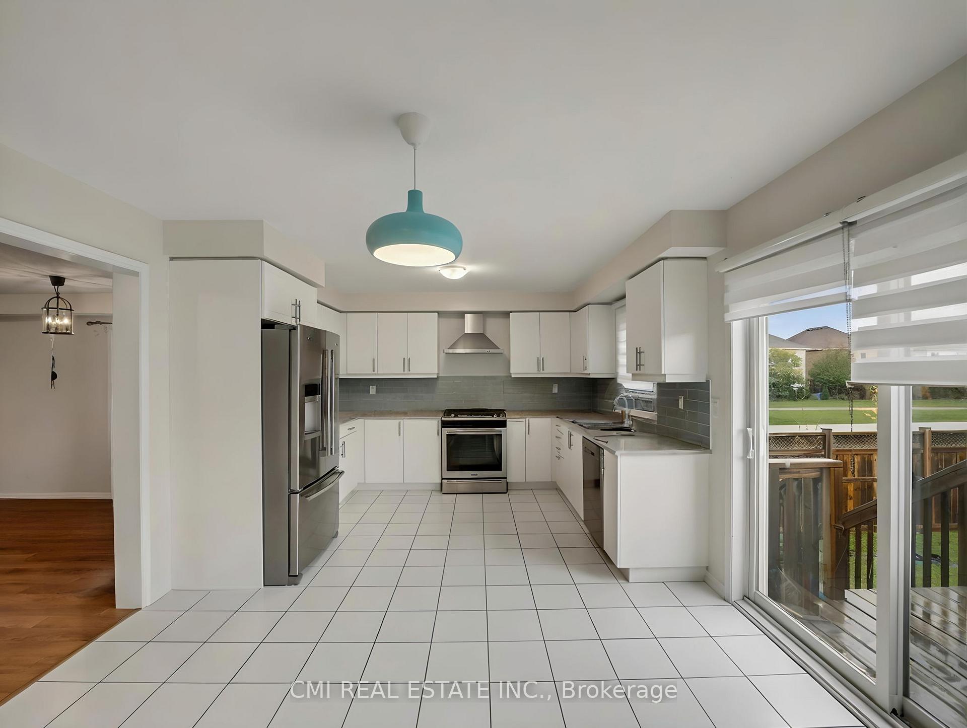Photo 12 of 7732 Butternut Blvd, Niagara Falls, Brown — HOMEH