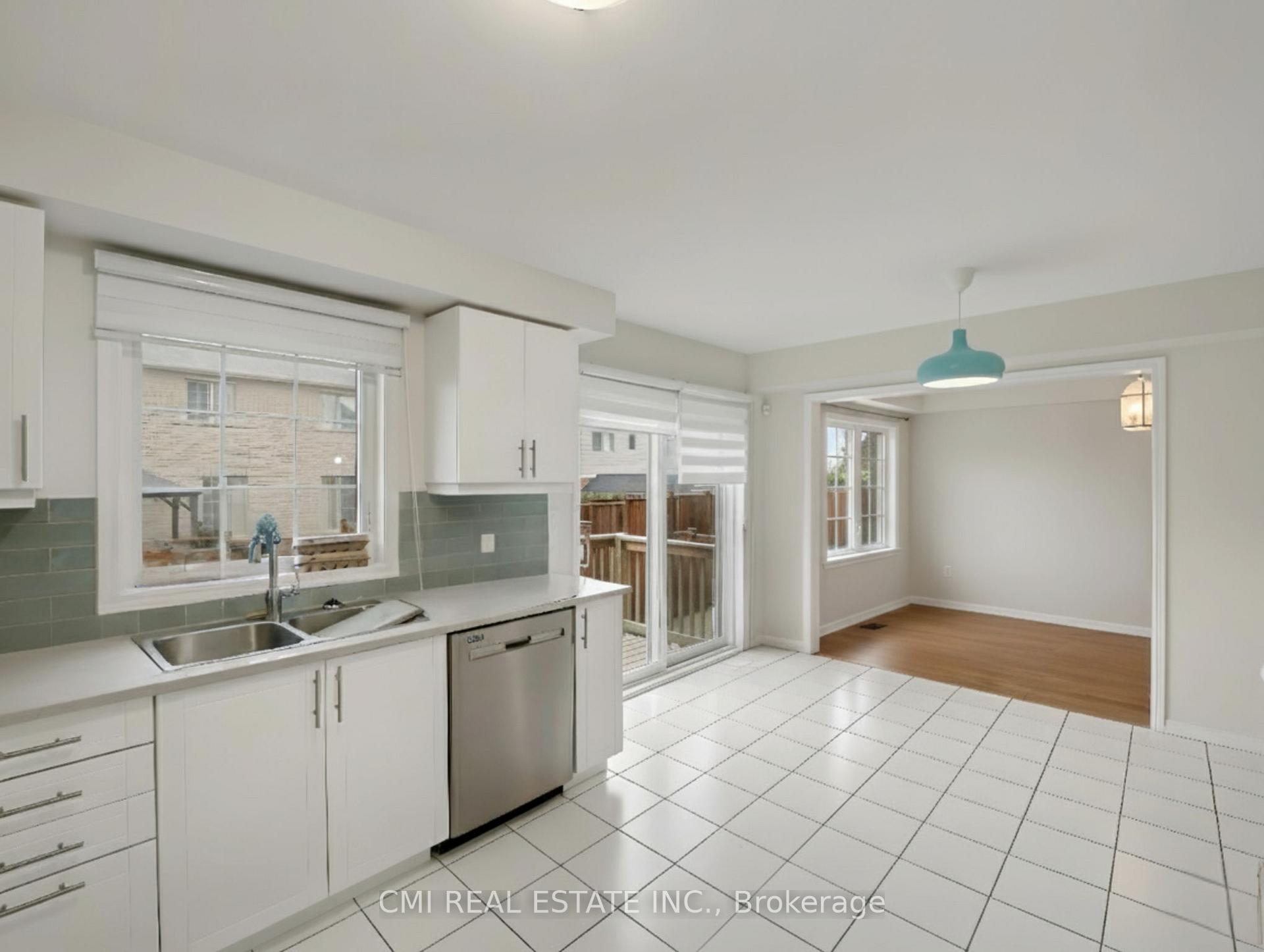 Photo 13 of 7732 Butternut Blvd, Niagara Falls, Brown — HOMEH