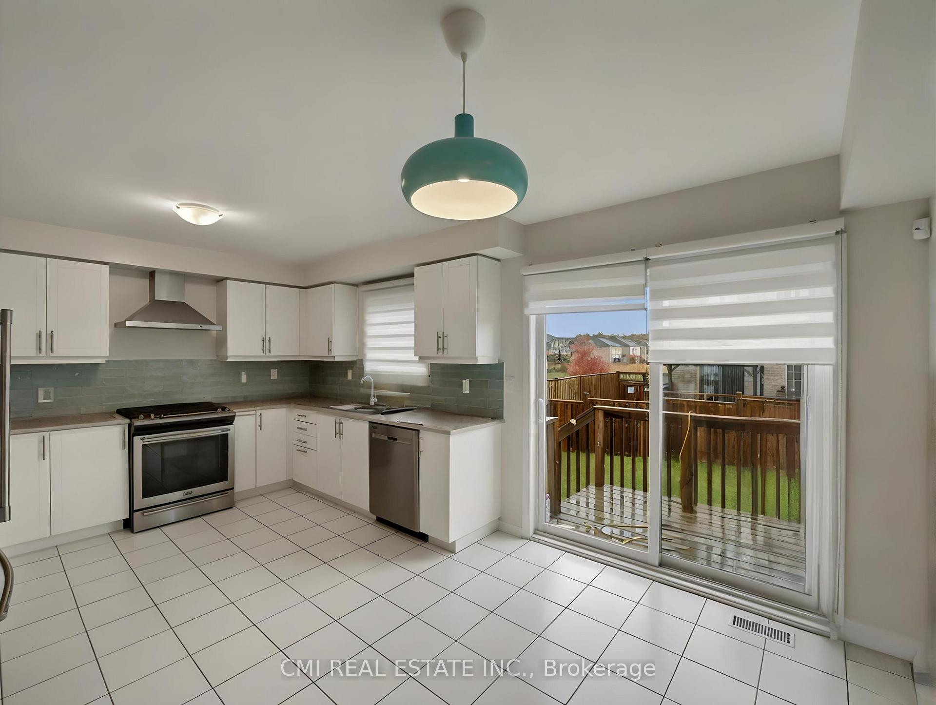 Photo 14 of 7732 Butternut Blvd, Niagara Falls, Brown — HOMEH