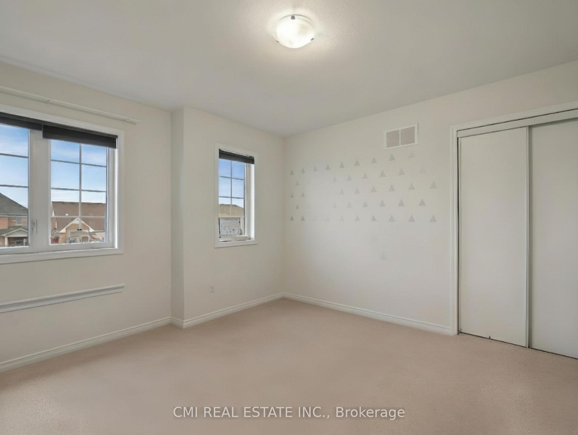 Photo 24 of 7732 Butternut Blvd, Niagara Falls, Brown — HOMEH