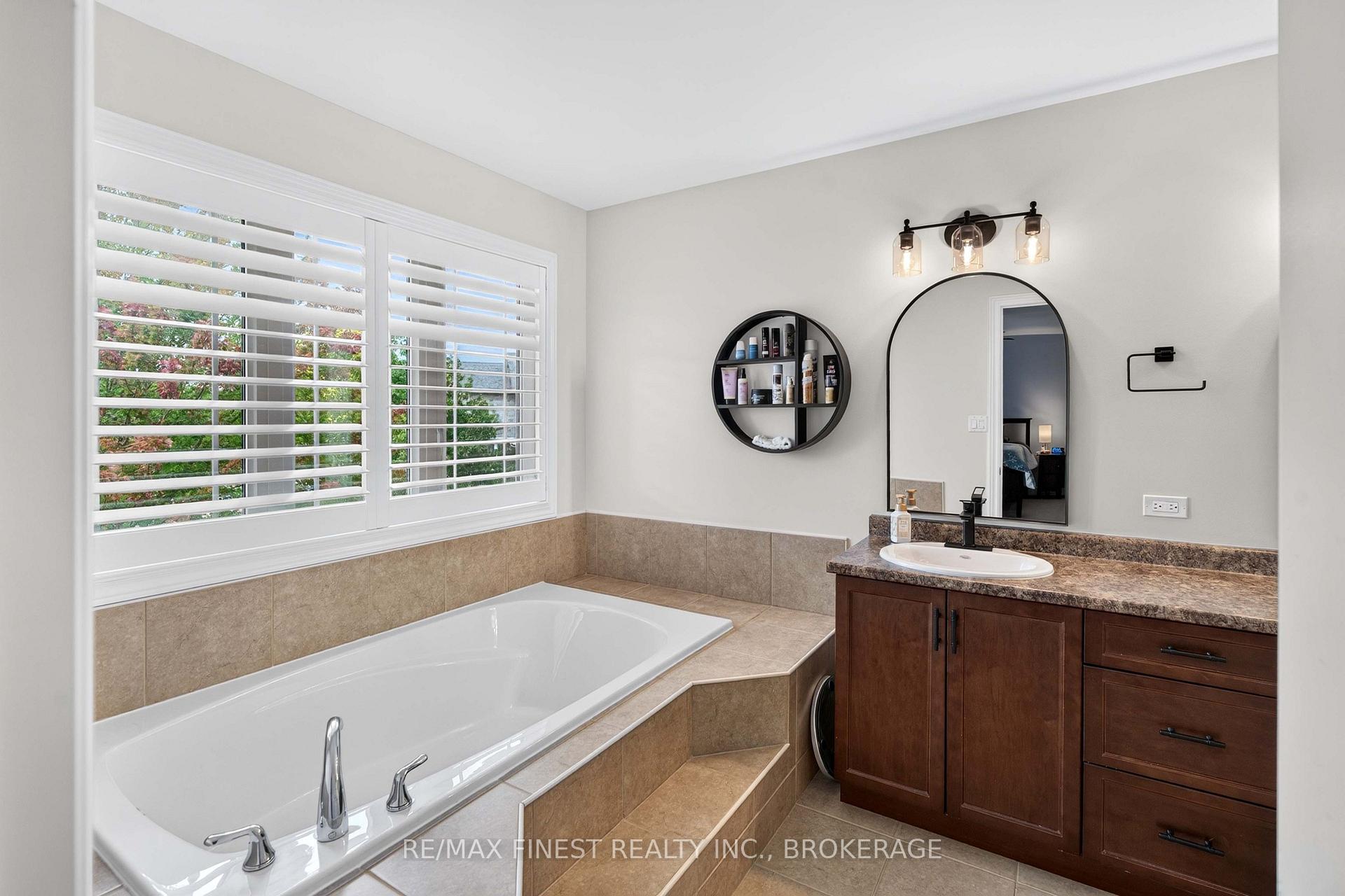 Photo 31 of 1593 Providence Crescent, Kingston, City Northwest — HOMEH