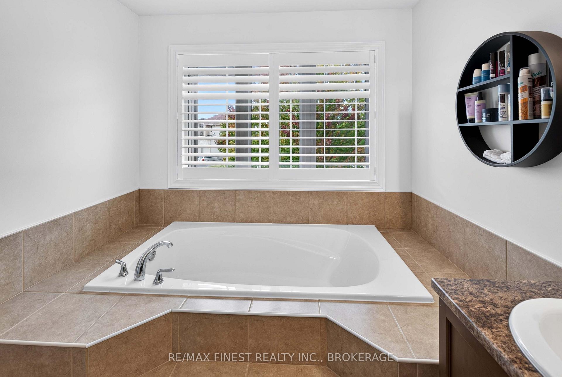 Photo 33 of 1593 Providence Crescent, Kingston, City Northwest — HOMEH