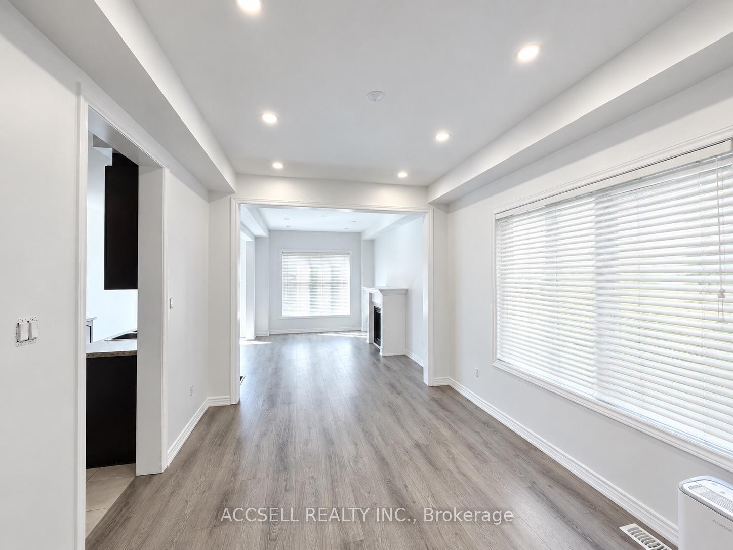 Photo 7 of 43 Banbridge Crescent, Brampton, Credit Valley — HOMEH