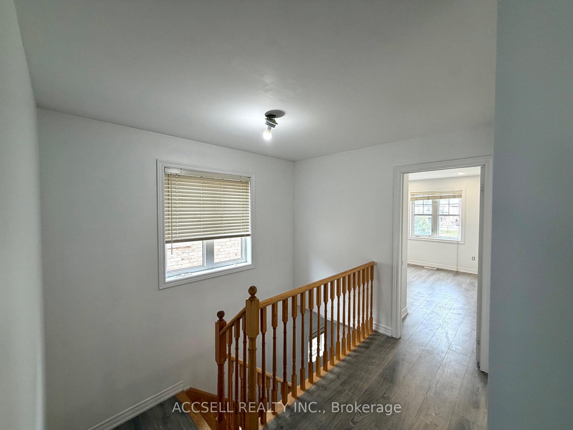 Photo 11 of 43 Banbridge Crescent, Brampton, Credit Valley — HOMEH