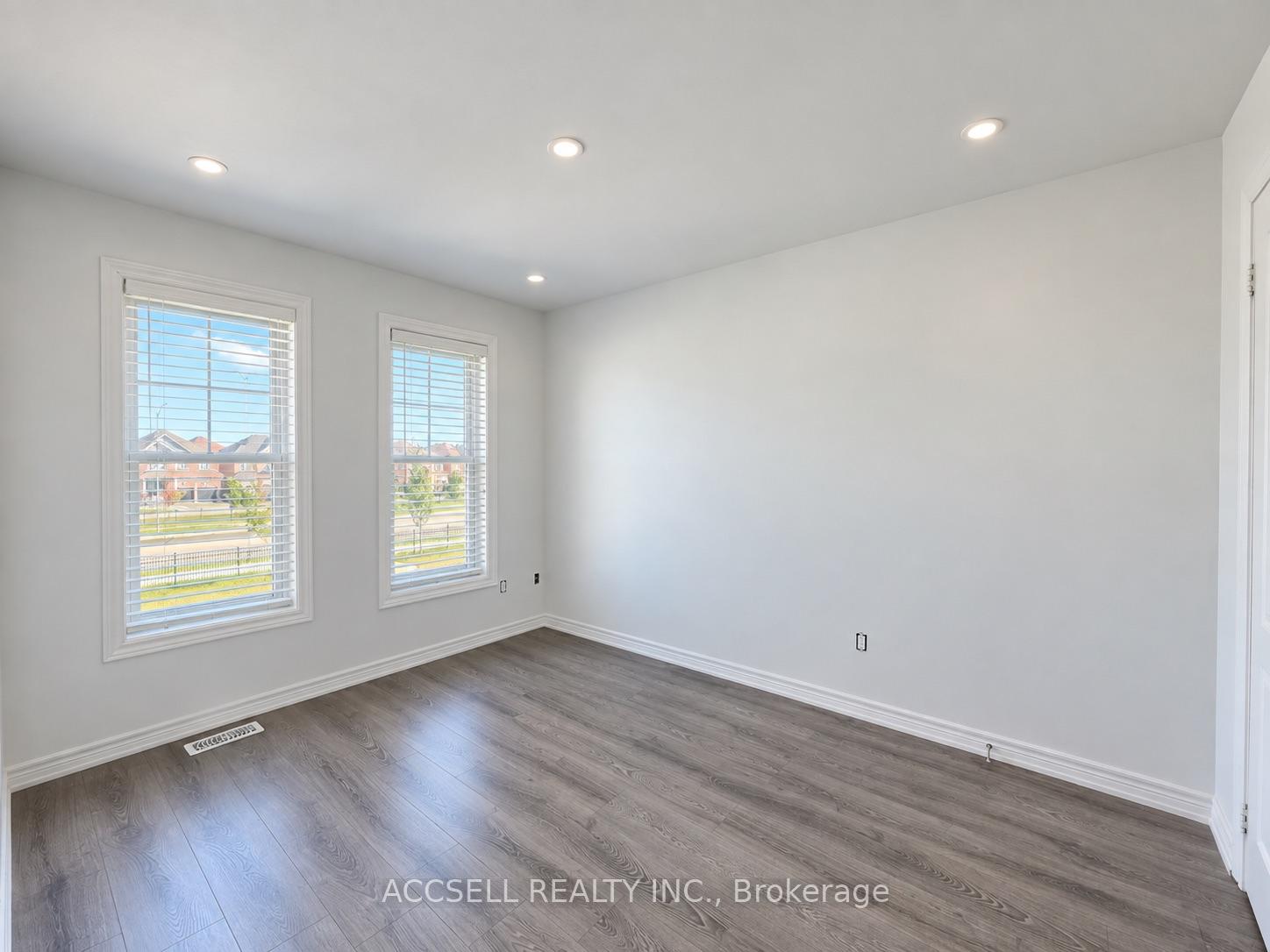 Photo 15 of 43 Banbridge Crescent, Brampton, Credit Valley — HOMEH