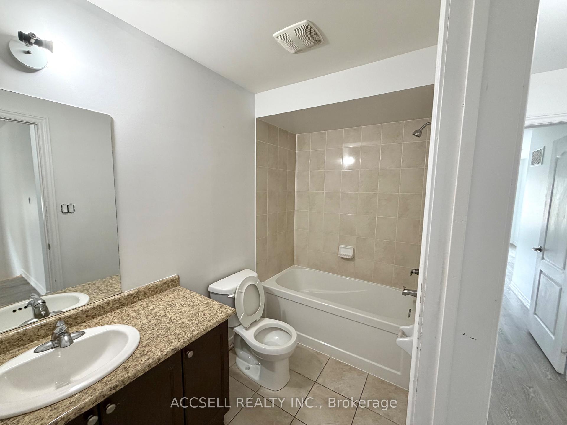 Photo 16 of 43 Banbridge Crescent, Brampton, Credit Valley — HOMEH