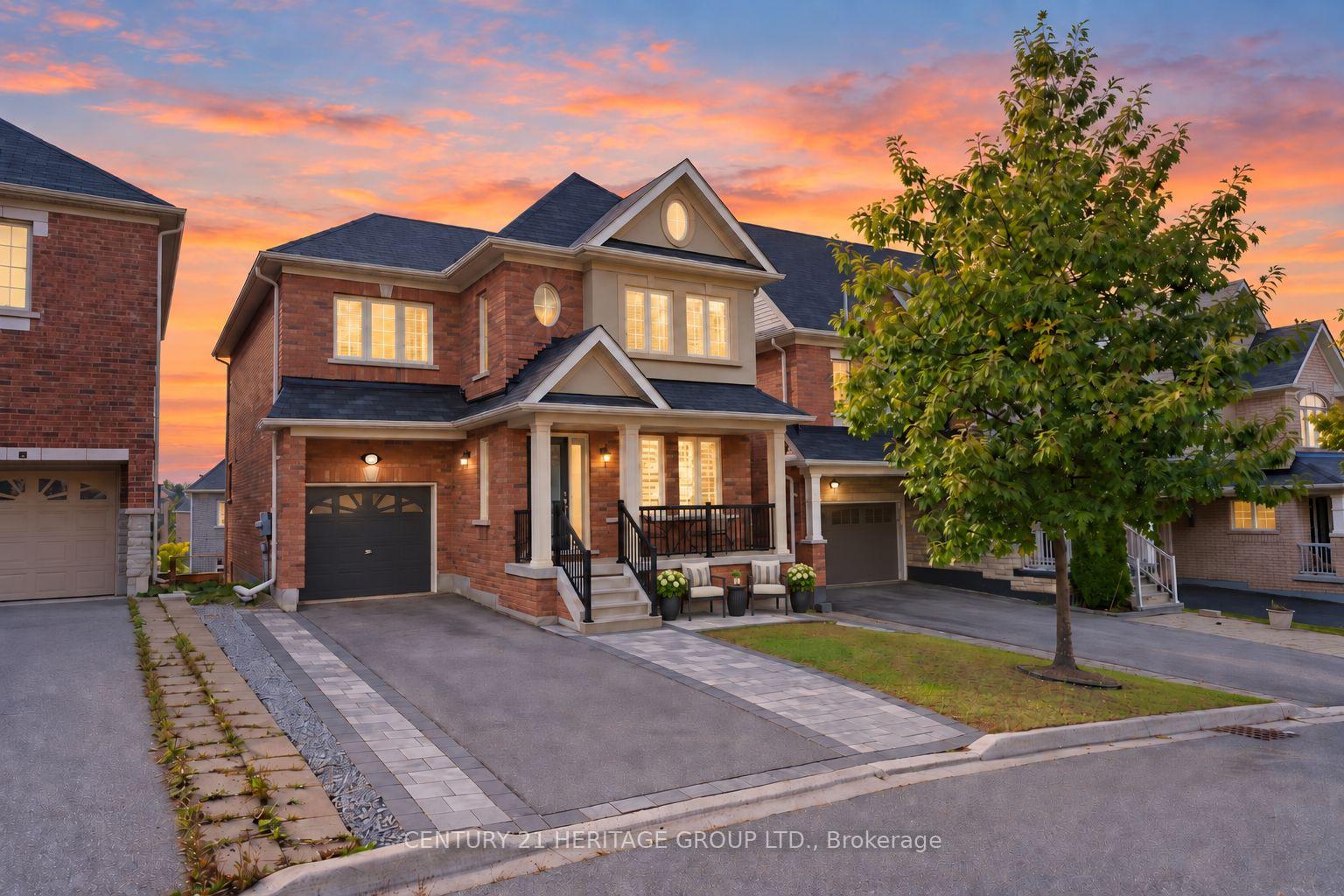 Photo 1 of 244 Gord Clelland Gate, Newmarket, Woodland Hill — HOMEH