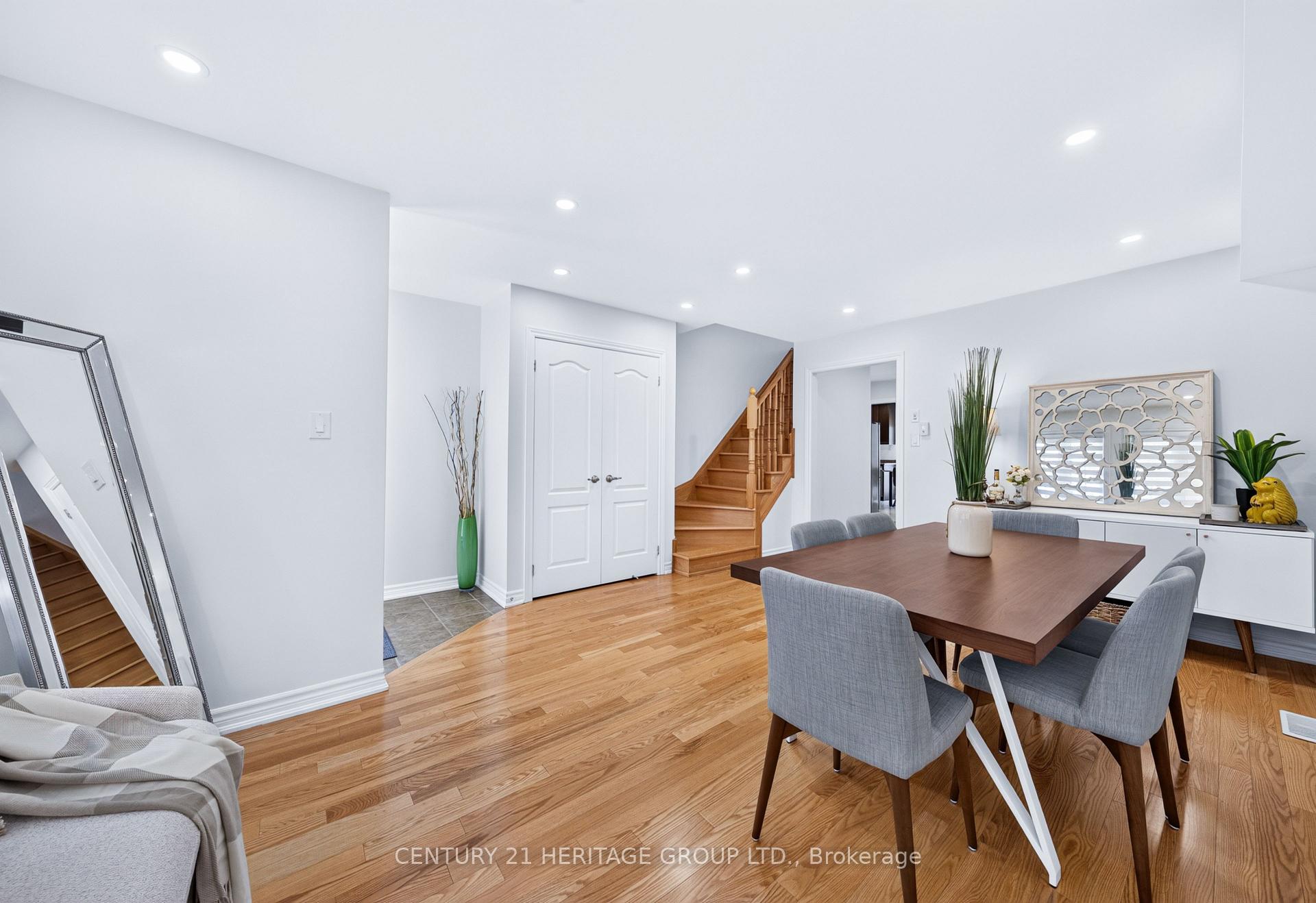 Photo 6 of 244 Gord Clelland Gate, Newmarket, Woodland Hill — HOMEH