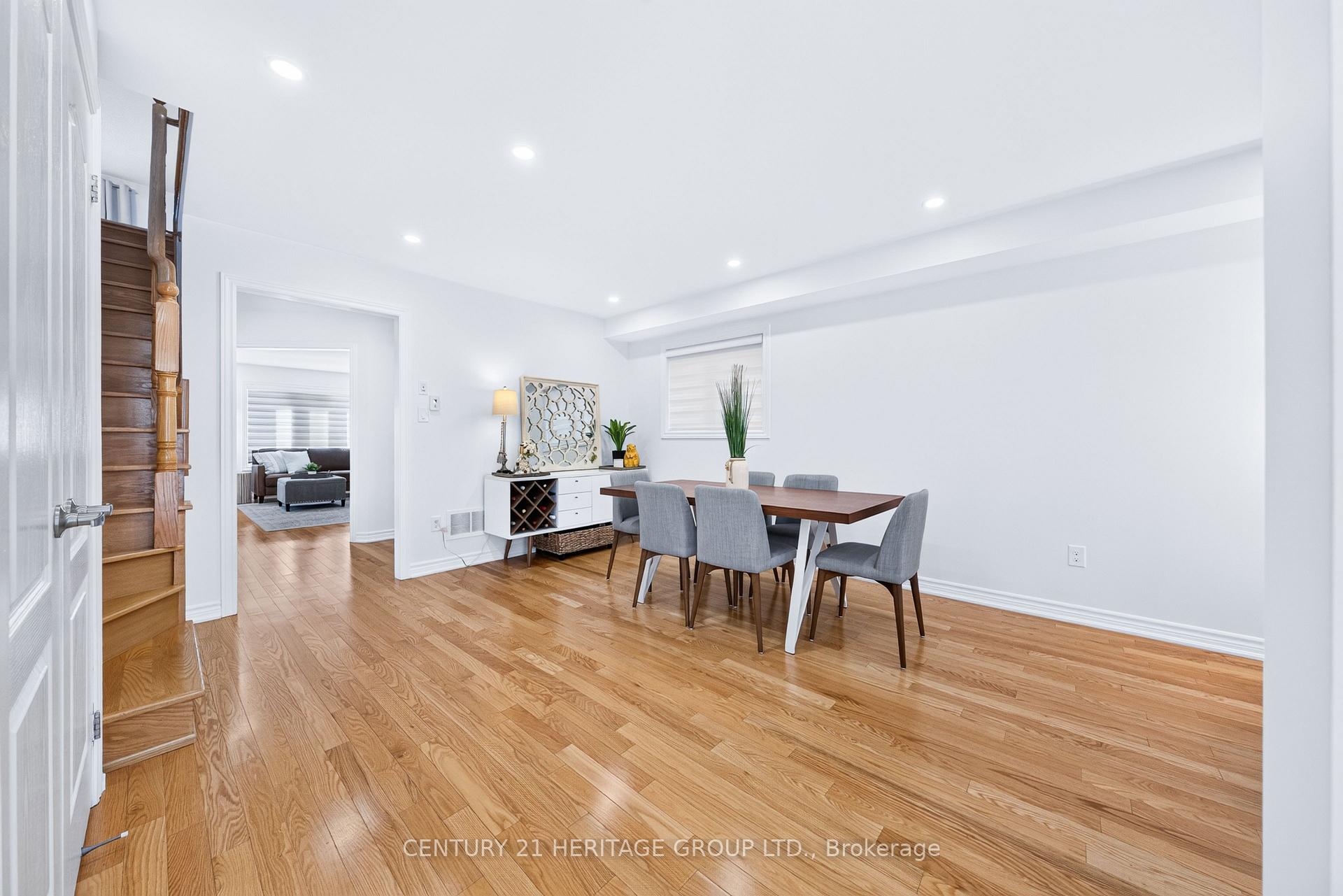 Photo 7 of 244 Gord Clelland Gate, Newmarket, Woodland Hill — HOMEH