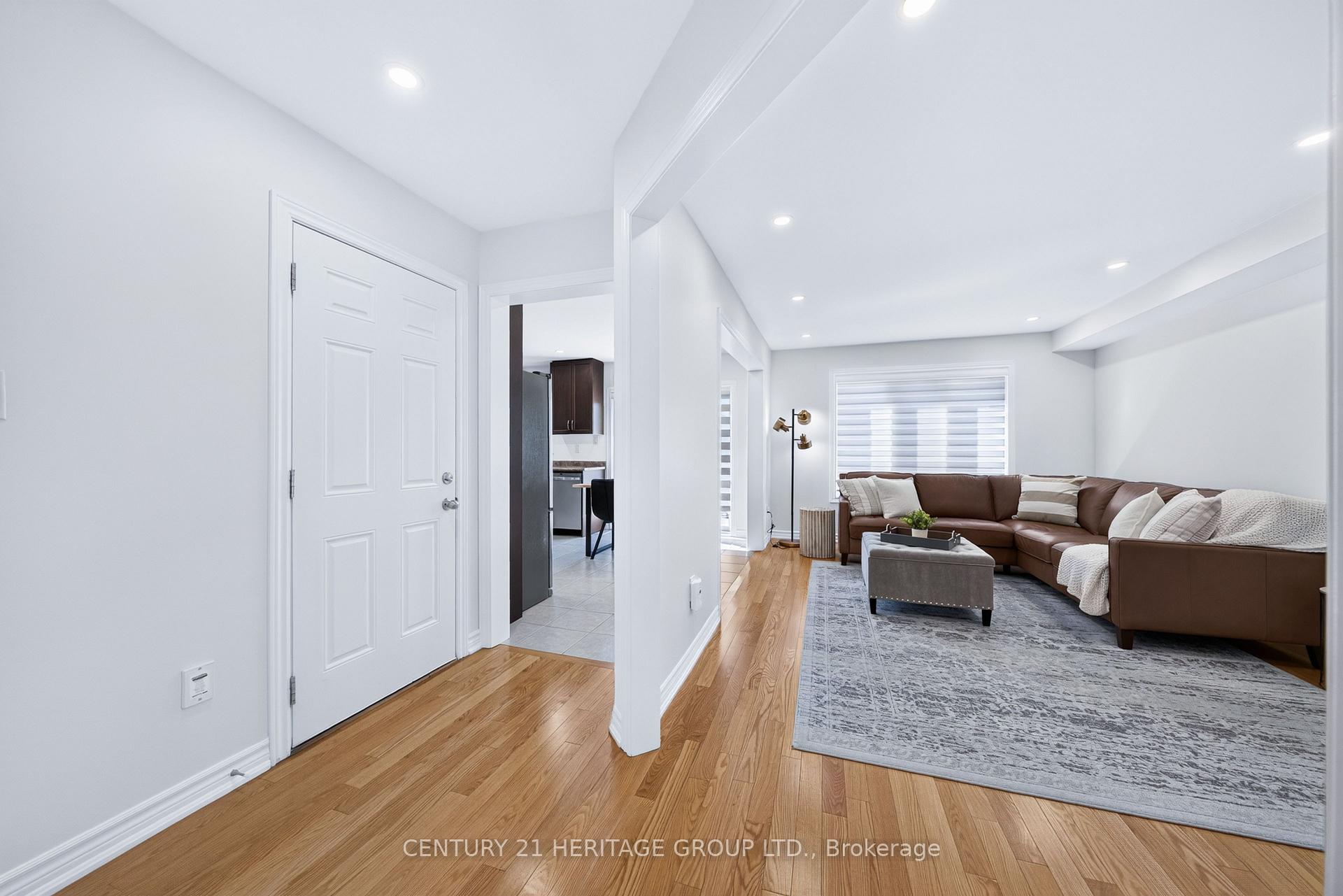 Photo 8 of 244 Gord Clelland Gate, Newmarket, Woodland Hill — HOMEH