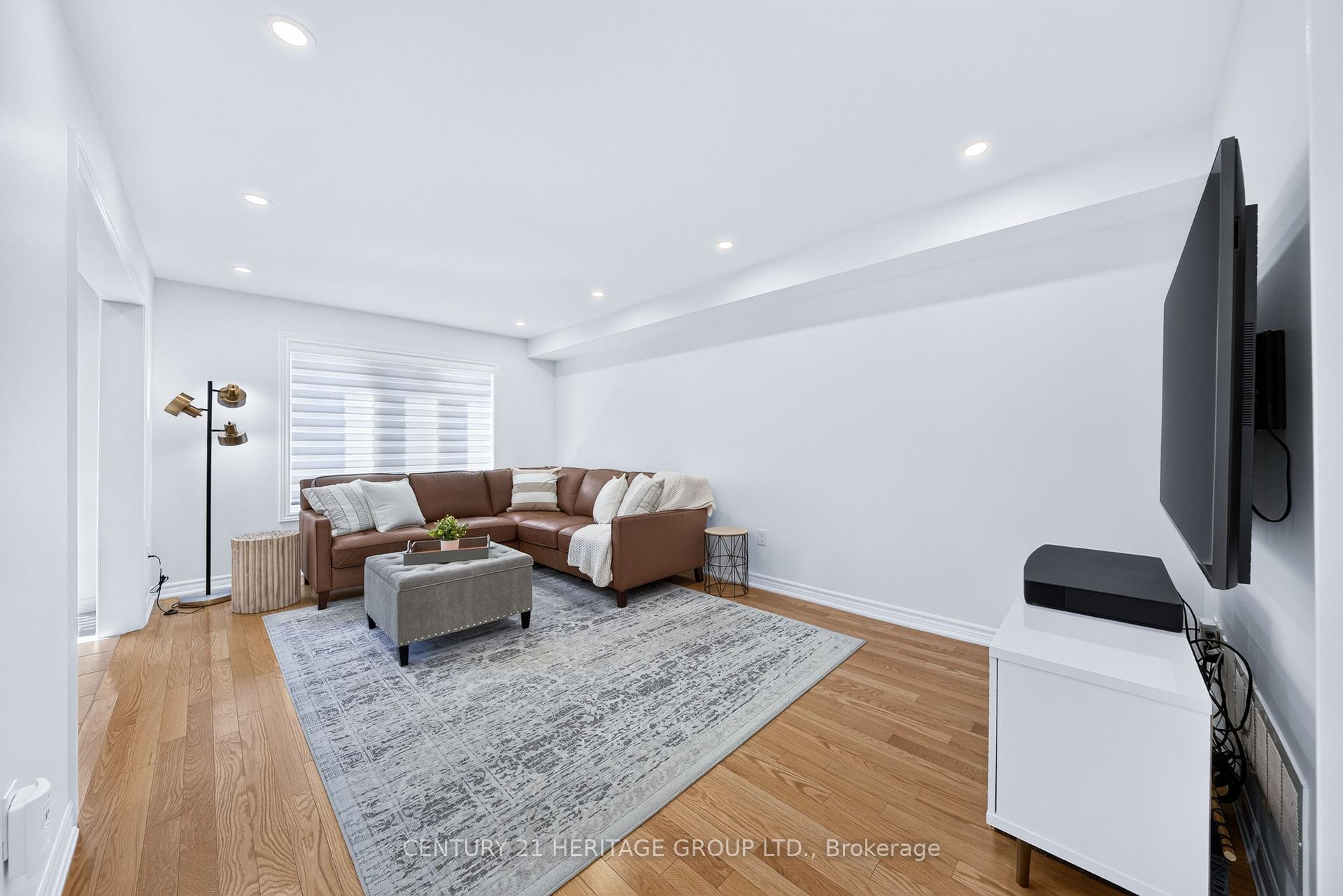 Photo 9 of 244 Gord Clelland Gate, Newmarket, Woodland Hill — HOMEH
