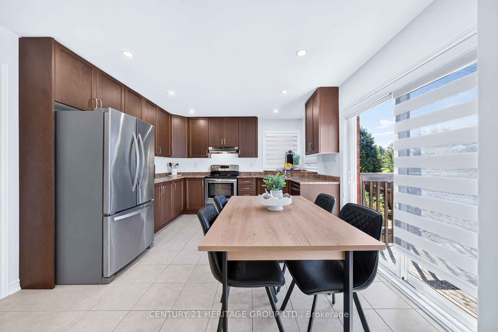 Photo 12 of 244 Gord Clelland Gate, Newmarket, Woodland Hill — HOMEH