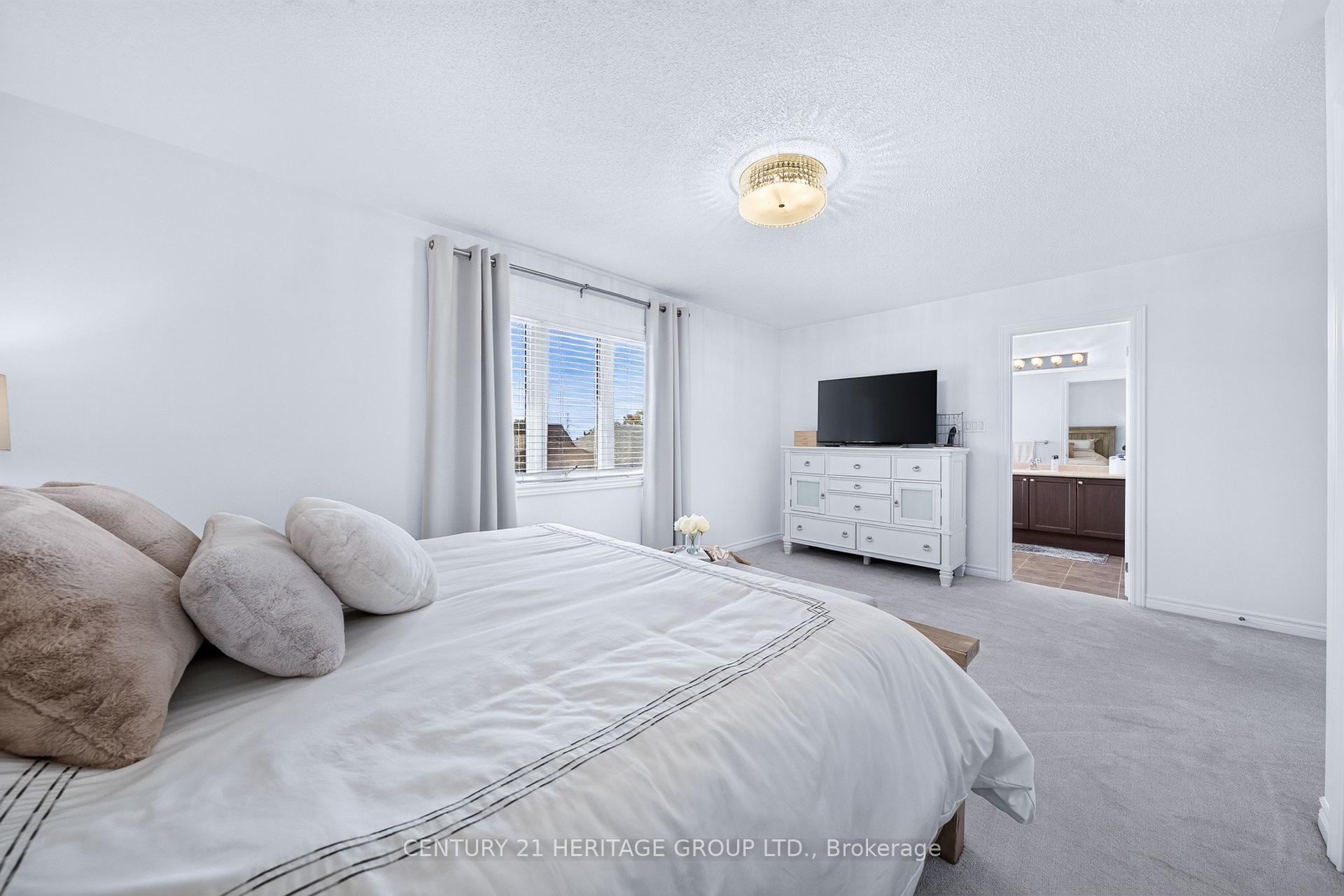 Photo 24 of 244 Gord Clelland Gate, Newmarket, Woodland Hill — HOMEH
