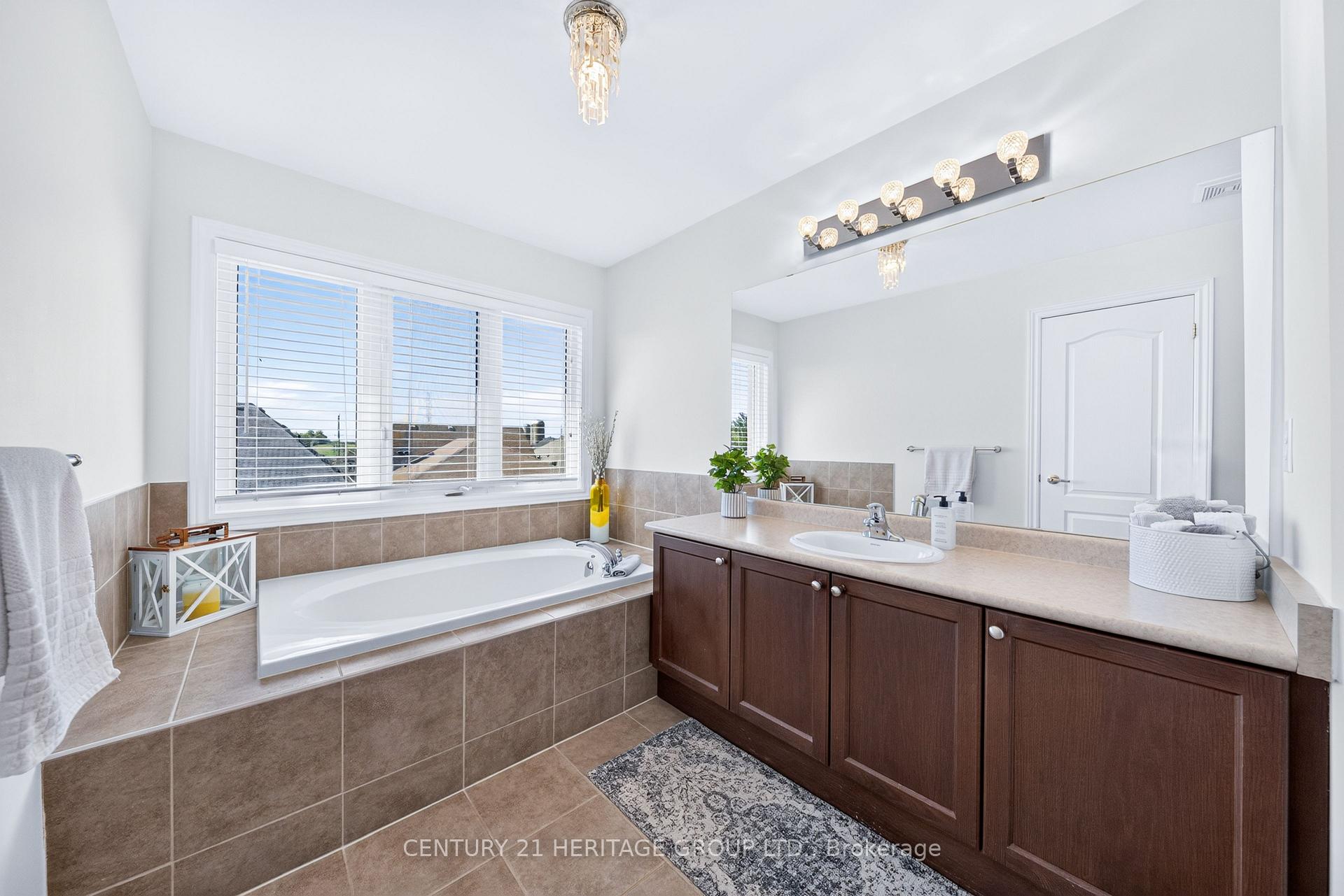 Photo 26 of 244 Gord Clelland Gate, Newmarket, Woodland Hill — HOMEH