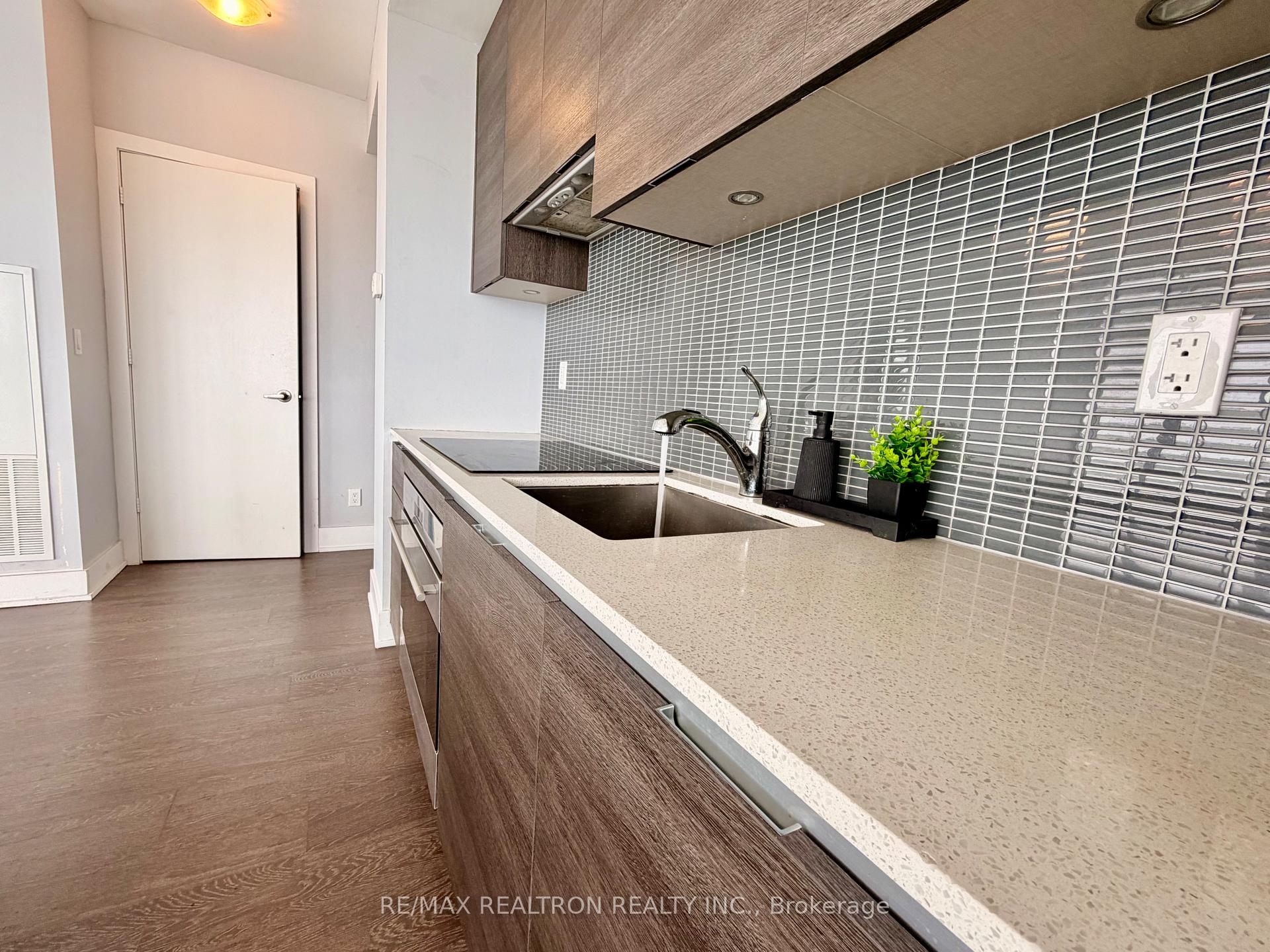 Photo 9 of Unit 2806, 200 Bloor Street W, Toronto, The Annex — HOMEH