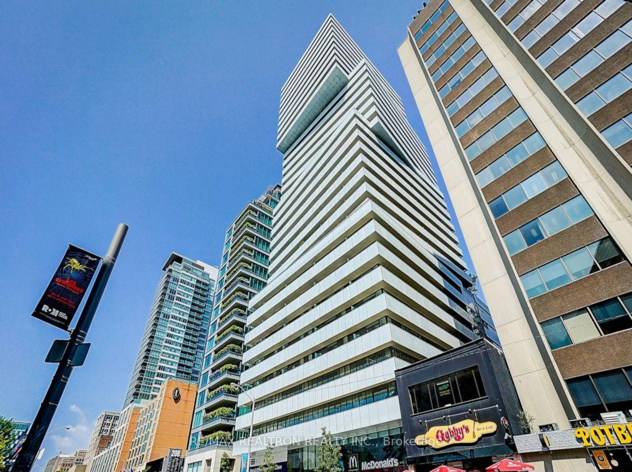 Photo of Unit 2806, 200 Bloor Street W