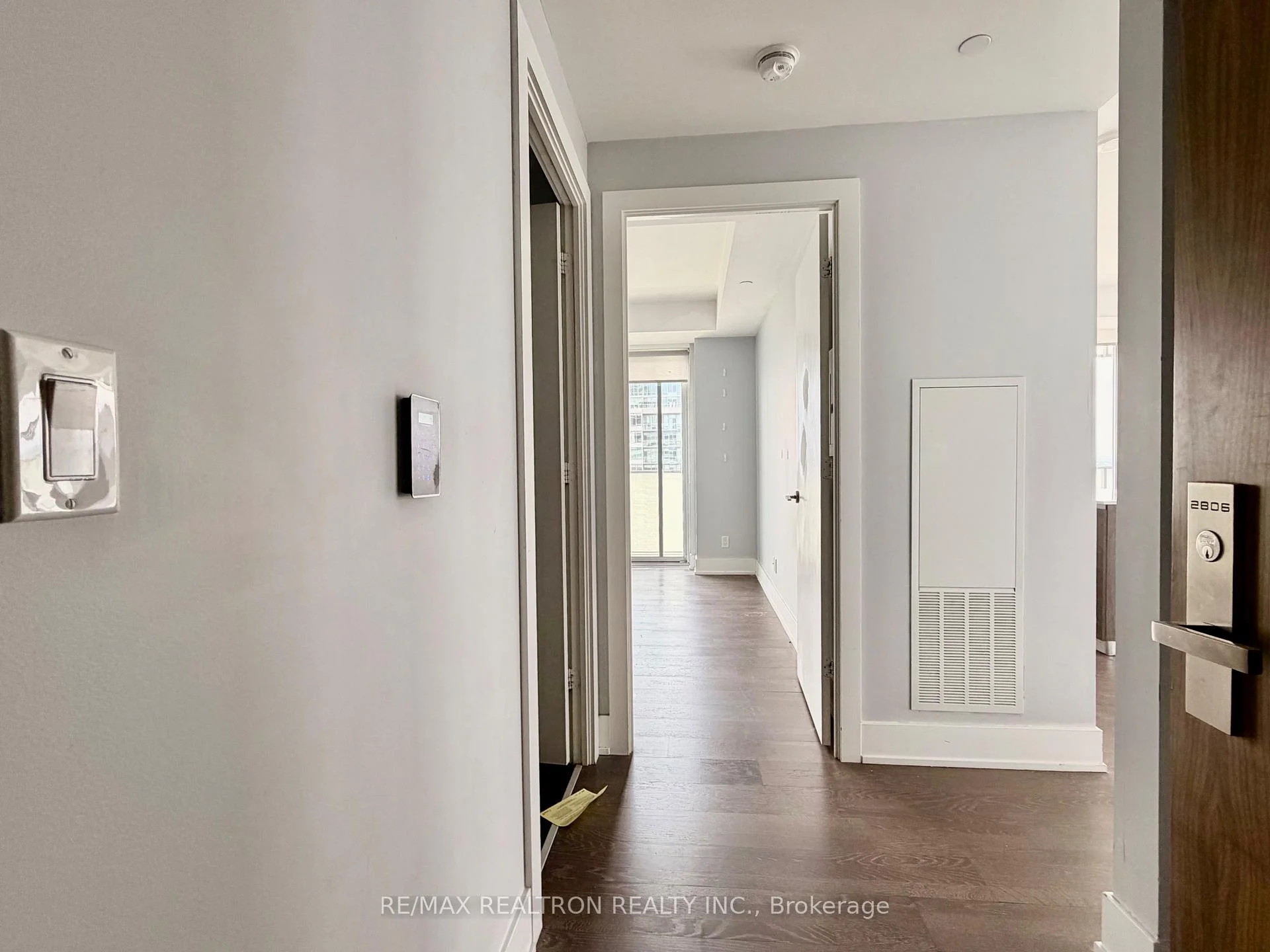 Photo 3 of Unit 2806, 200 Bloor Street W, Toronto, The Annex — HOMEH