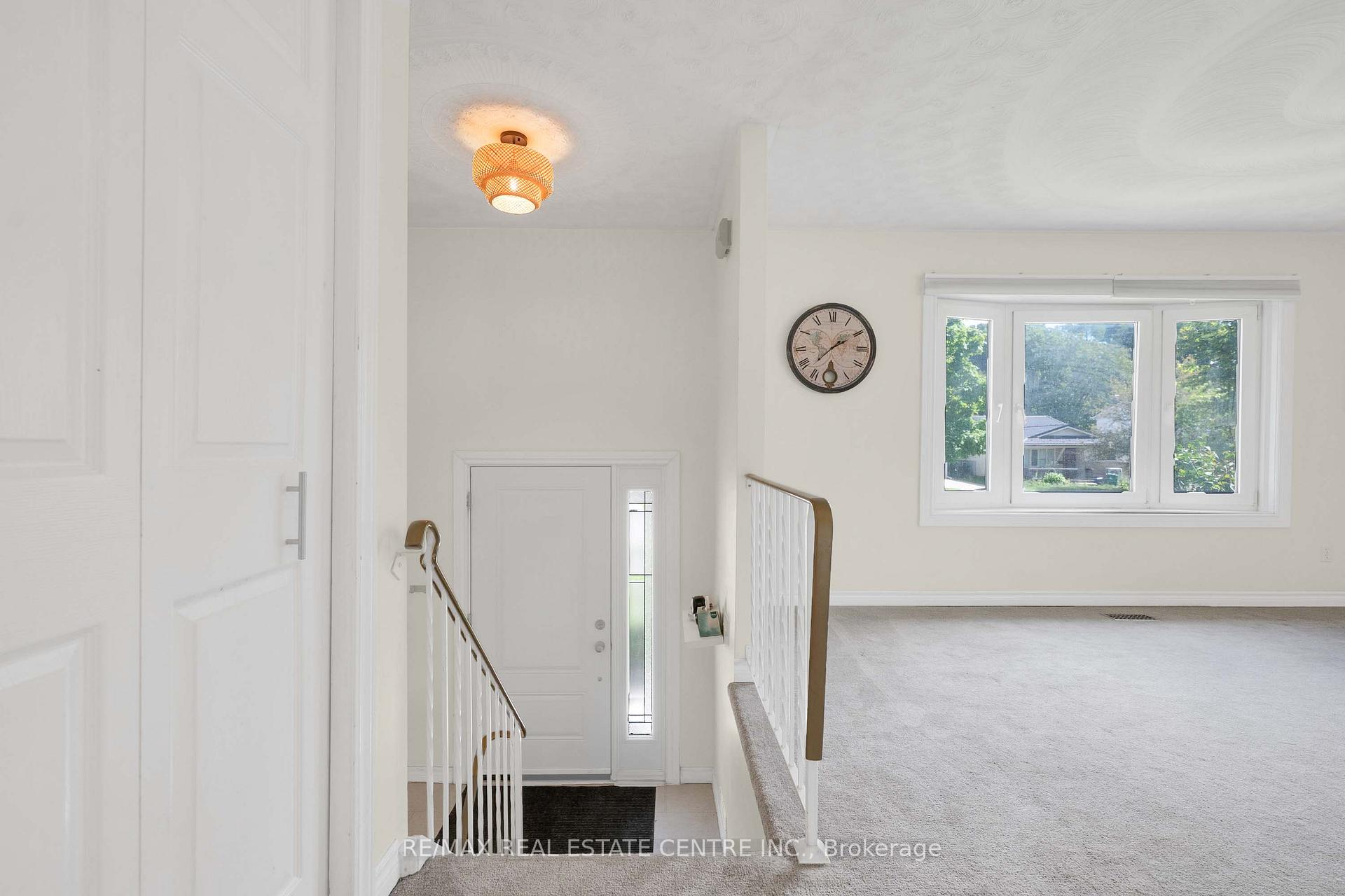 Photo 6 of 141 Cedar Crest Street, Kitchener, Forest Heights — HOMEH