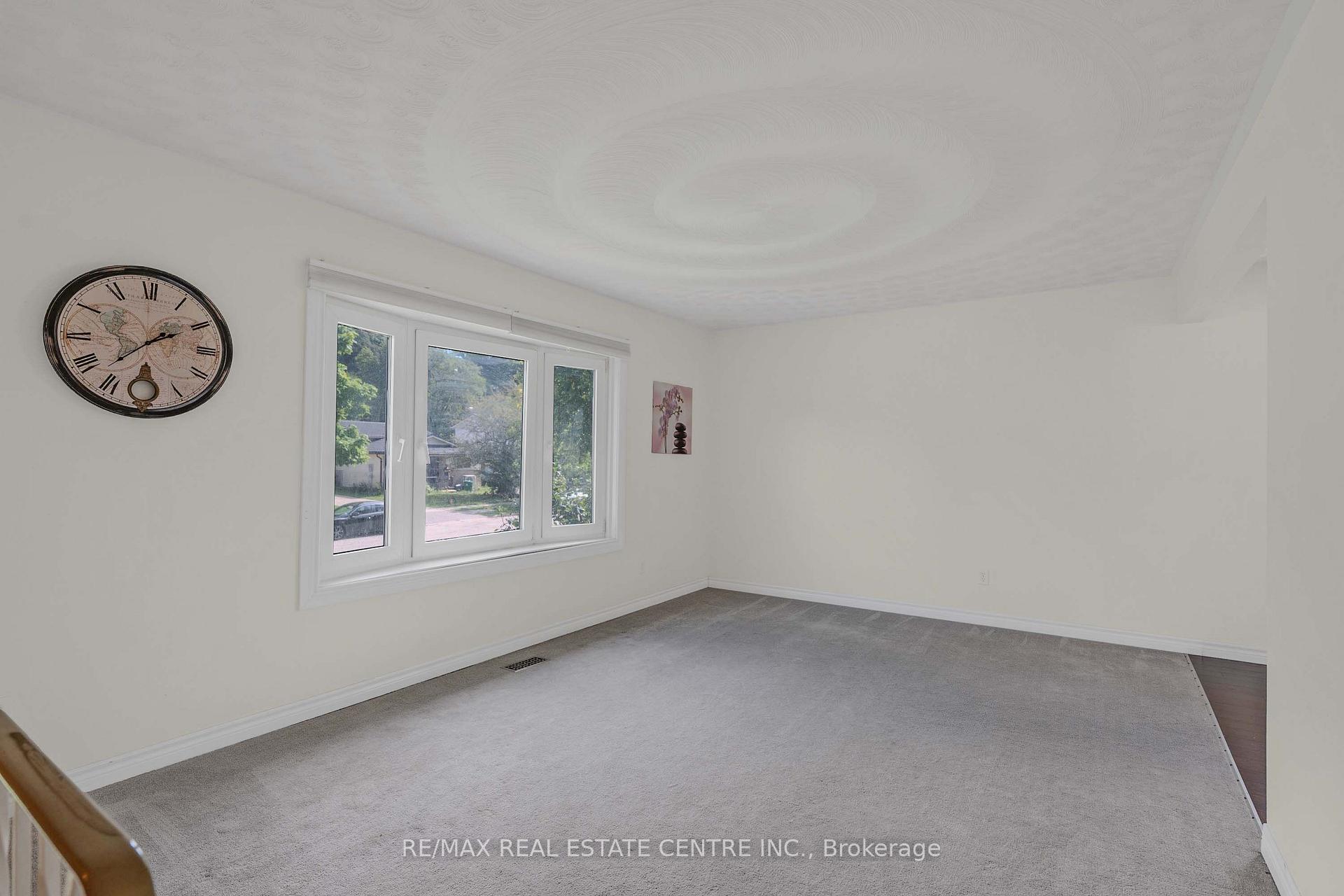 Photo 7 of 141 Cedar Crest Street, Kitchener, Forest Heights — HOMEH