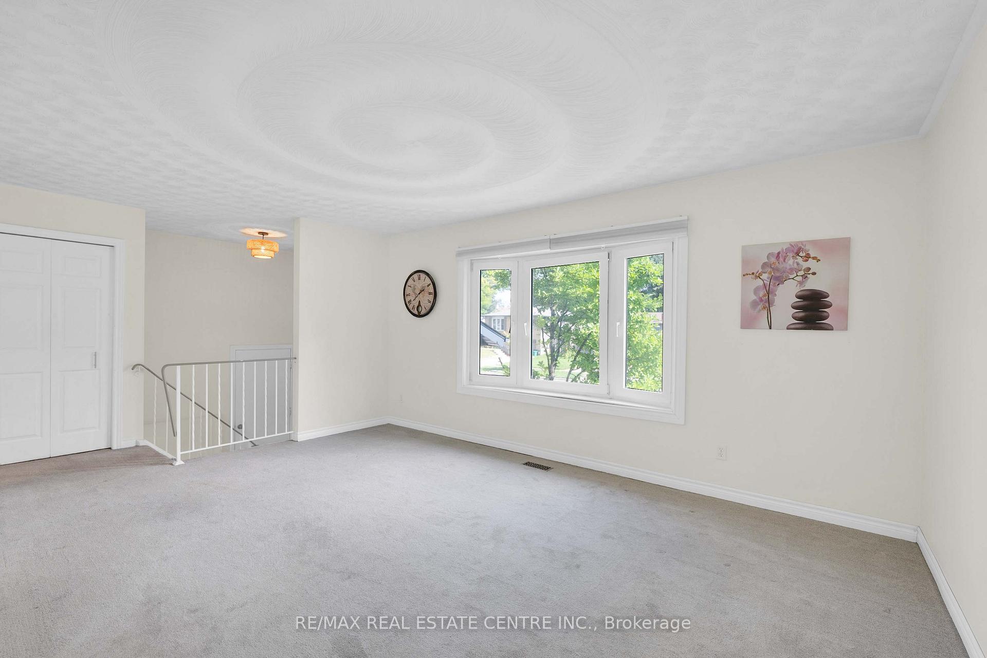 Photo 8 of 141 Cedar Crest Street, Kitchener, Forest Heights — HOMEH