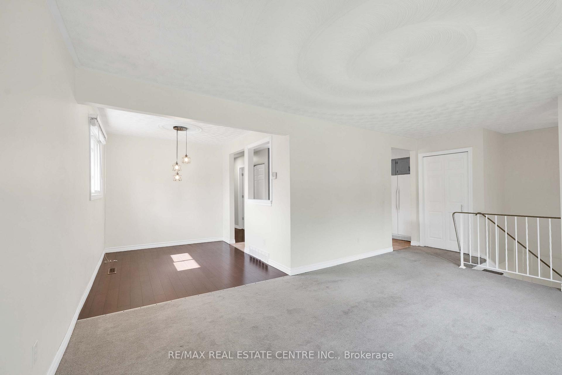 Photo 9 of 141 Cedar Crest Street, Kitchener, Forest Heights — HOMEH