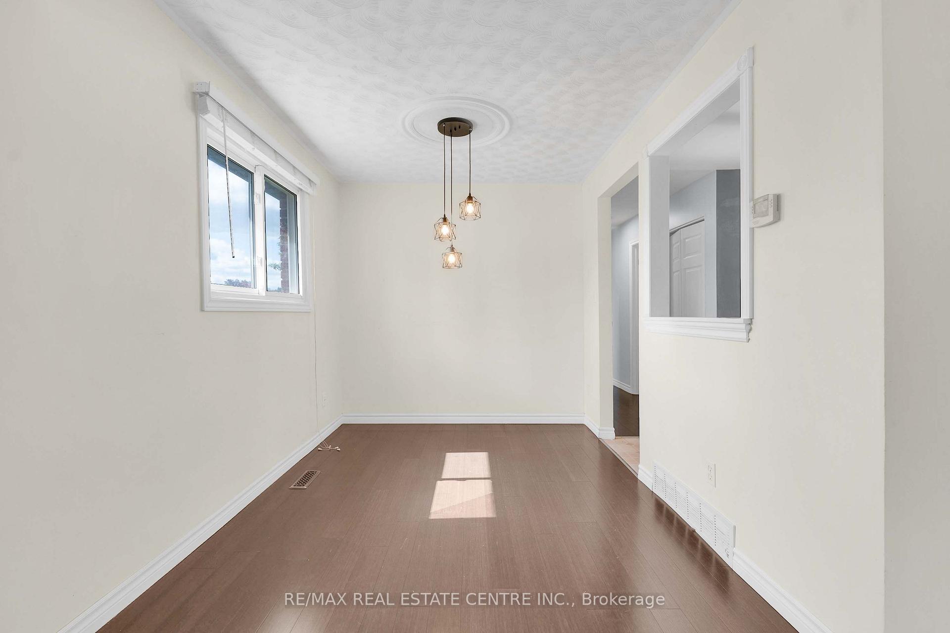Photo 10 of 141 Cedar Crest Street, Kitchener, Forest Heights — HOMEH