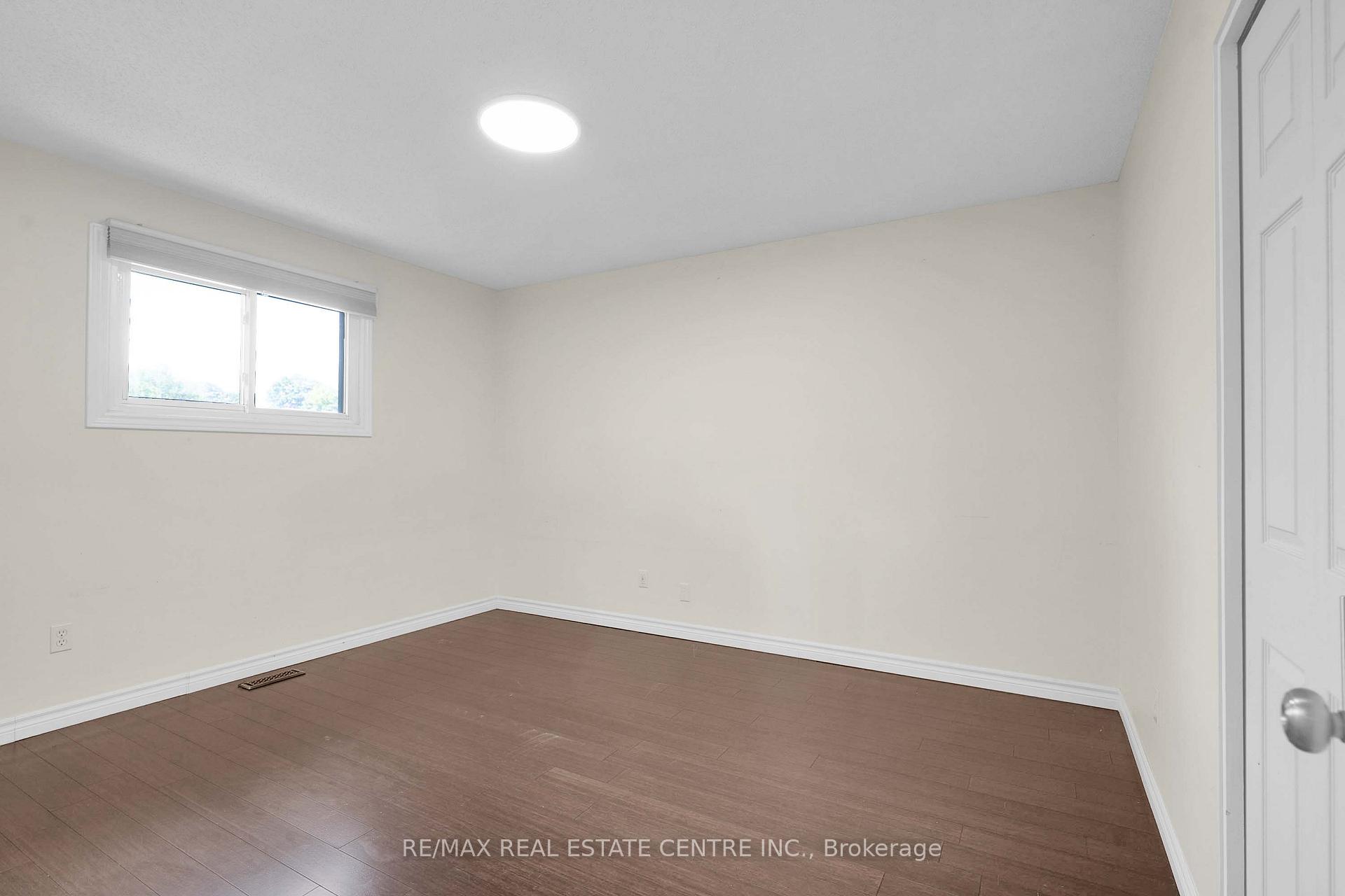 Photo 14 of 141 Cedar Crest Street, Kitchener, Forest Heights — HOMEH