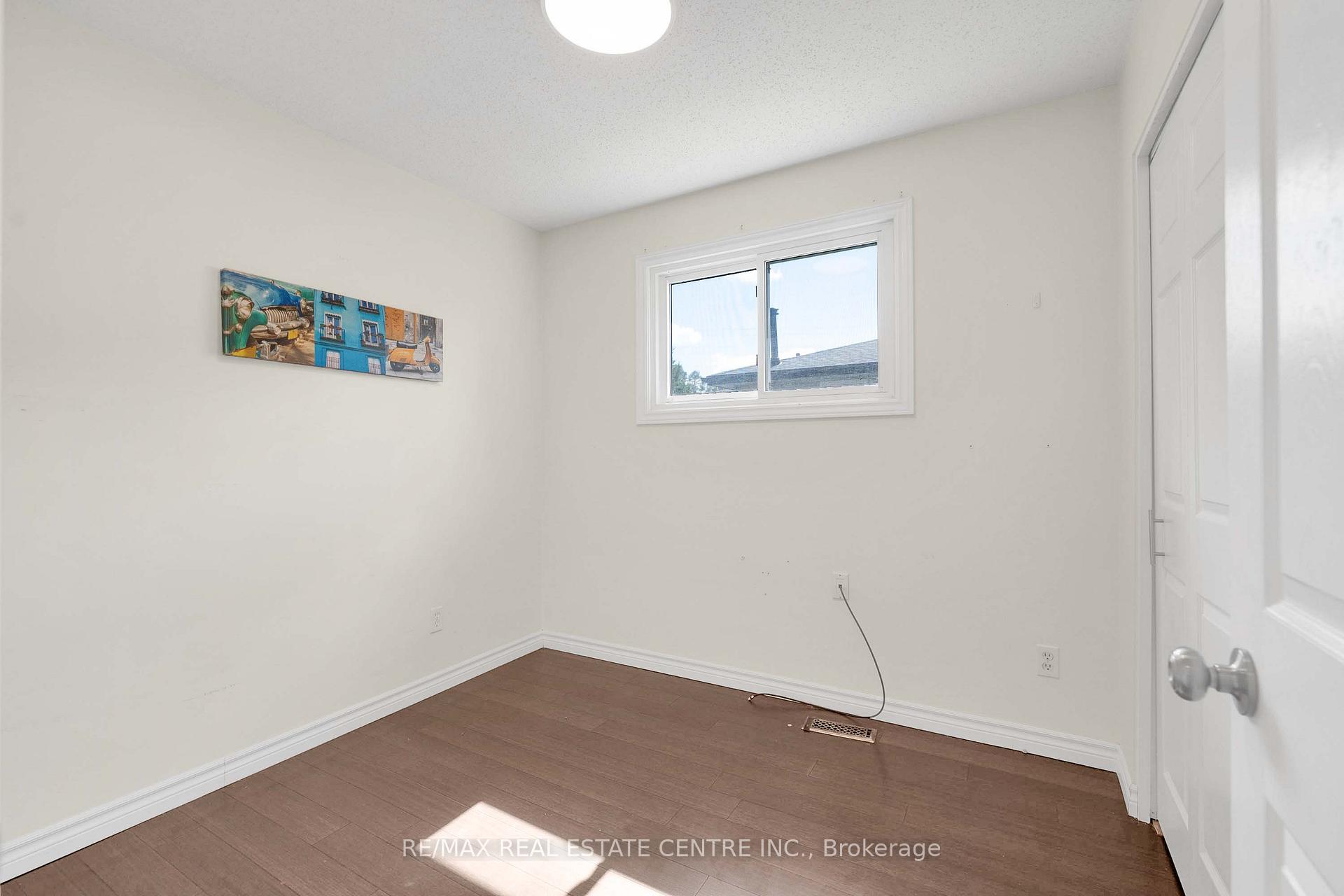 Photo 18 of 141 Cedar Crest Street, Kitchener, Forest Heights — HOMEH