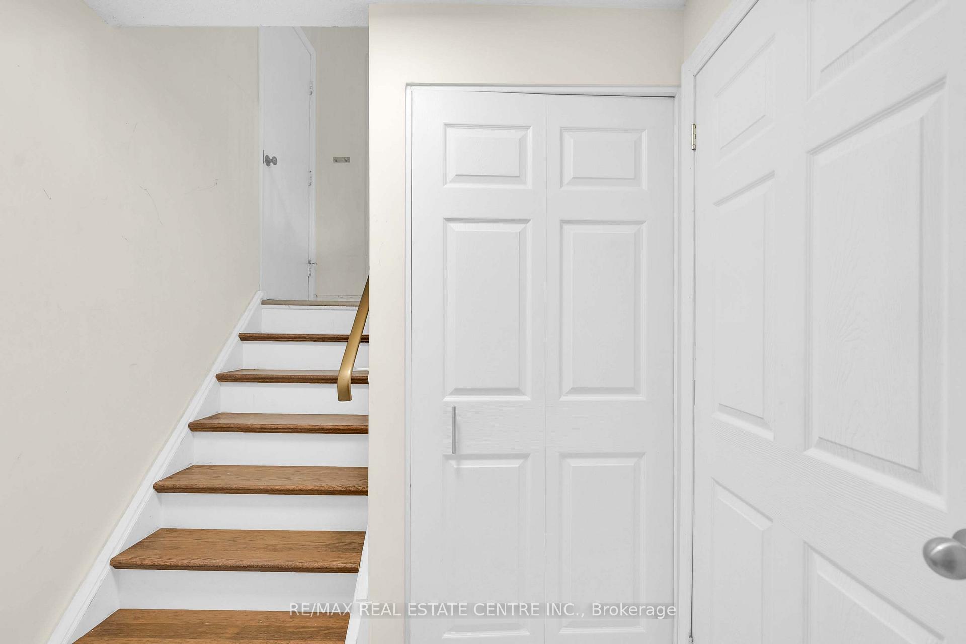 Photo 21 of 141 Cedar Crest Street, Kitchener, Forest Heights — HOMEH