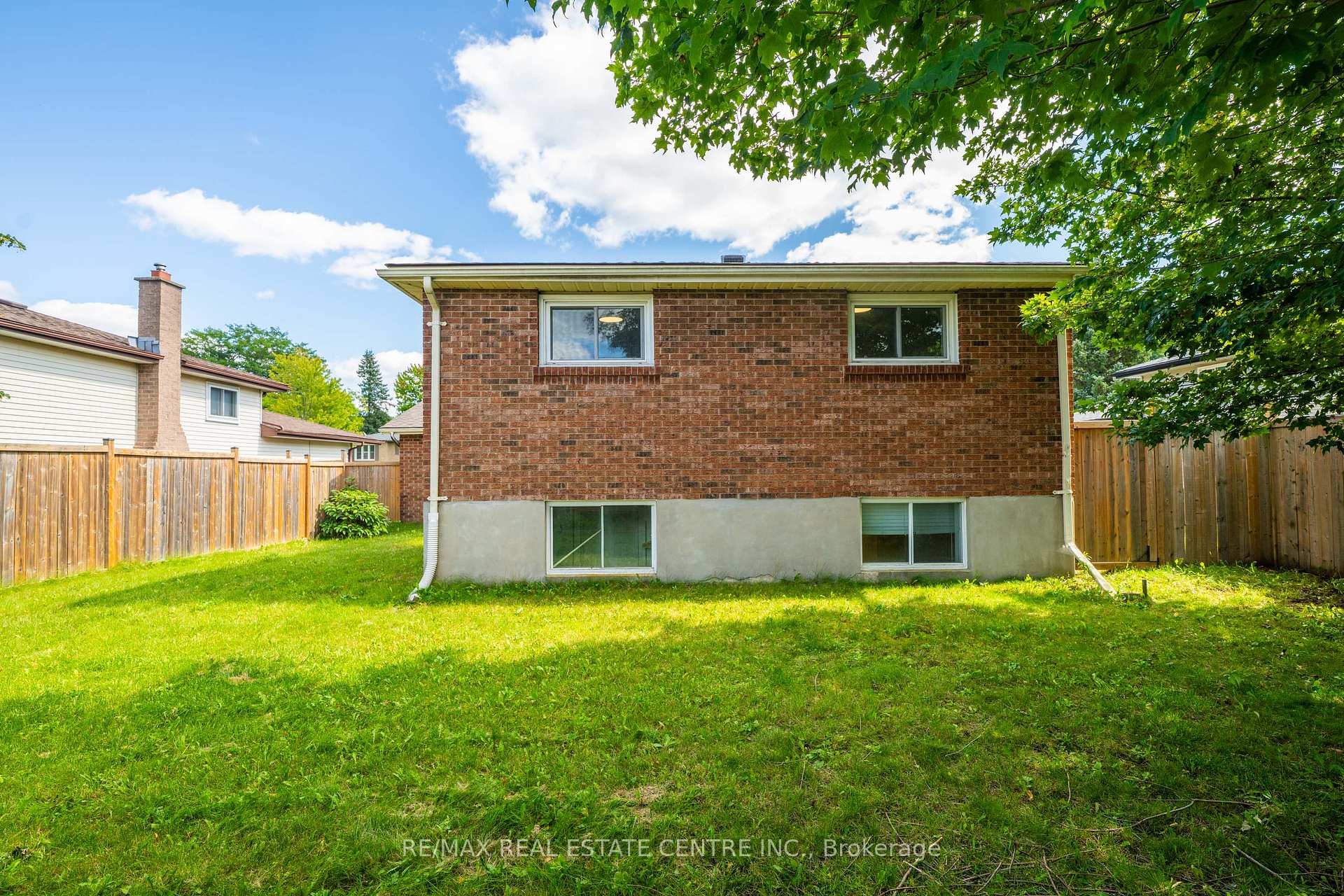 Photo 32 of 141 Cedar Crest Street, Kitchener, Forest Heights — HOMEH