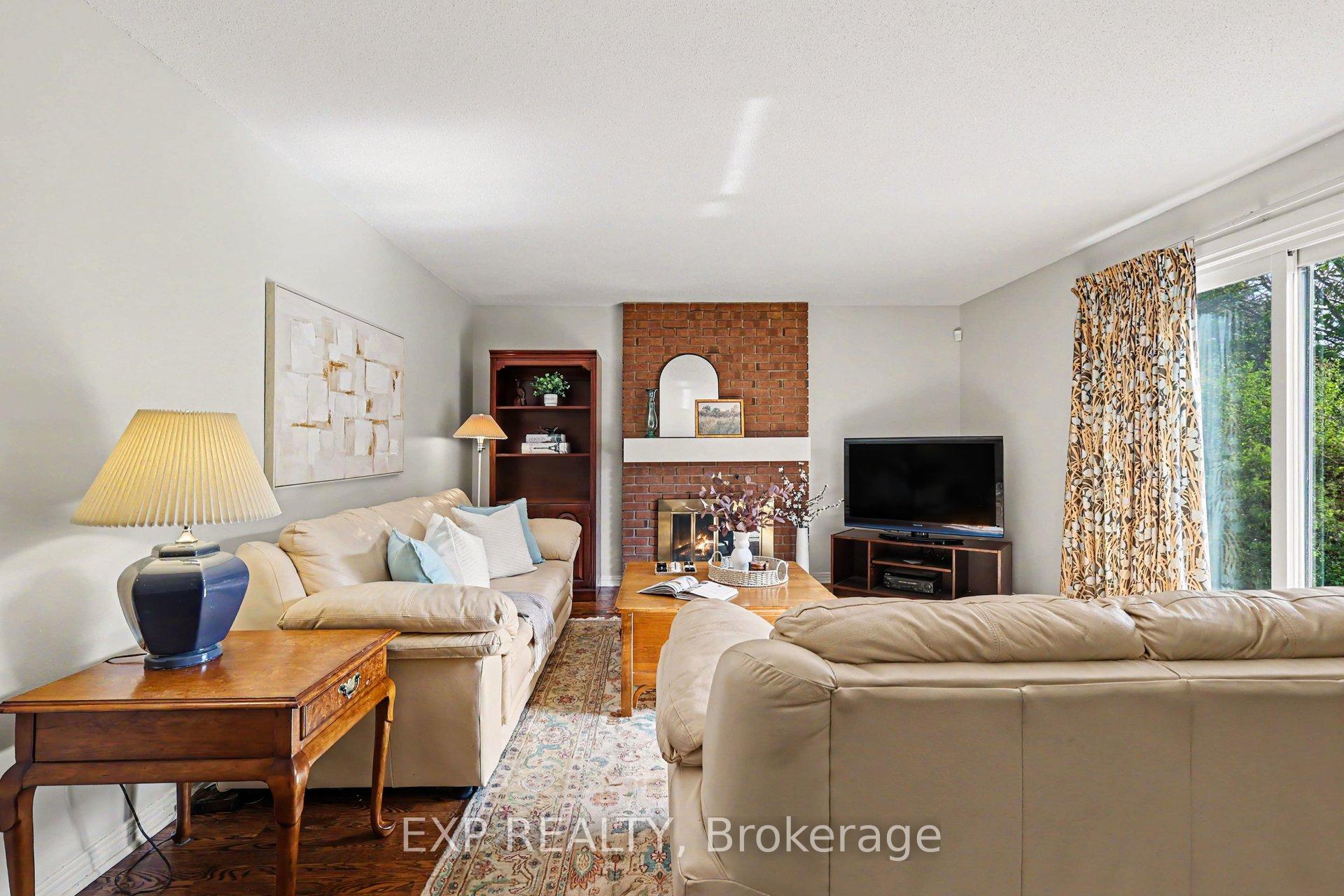 Photo 12 of 105 Country Club Drive, Ottawa, Hunt Club — HOMEH