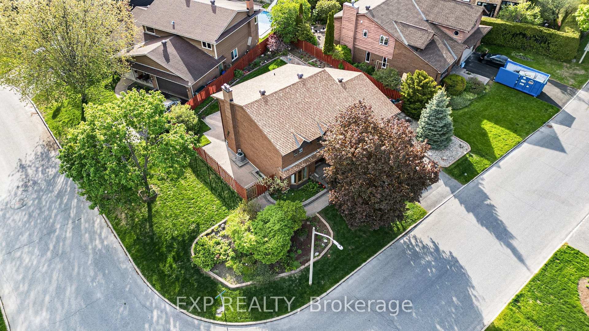 Photo 34 of 105 Country Club Drive, Ottawa, Hunt Club — HOMEH