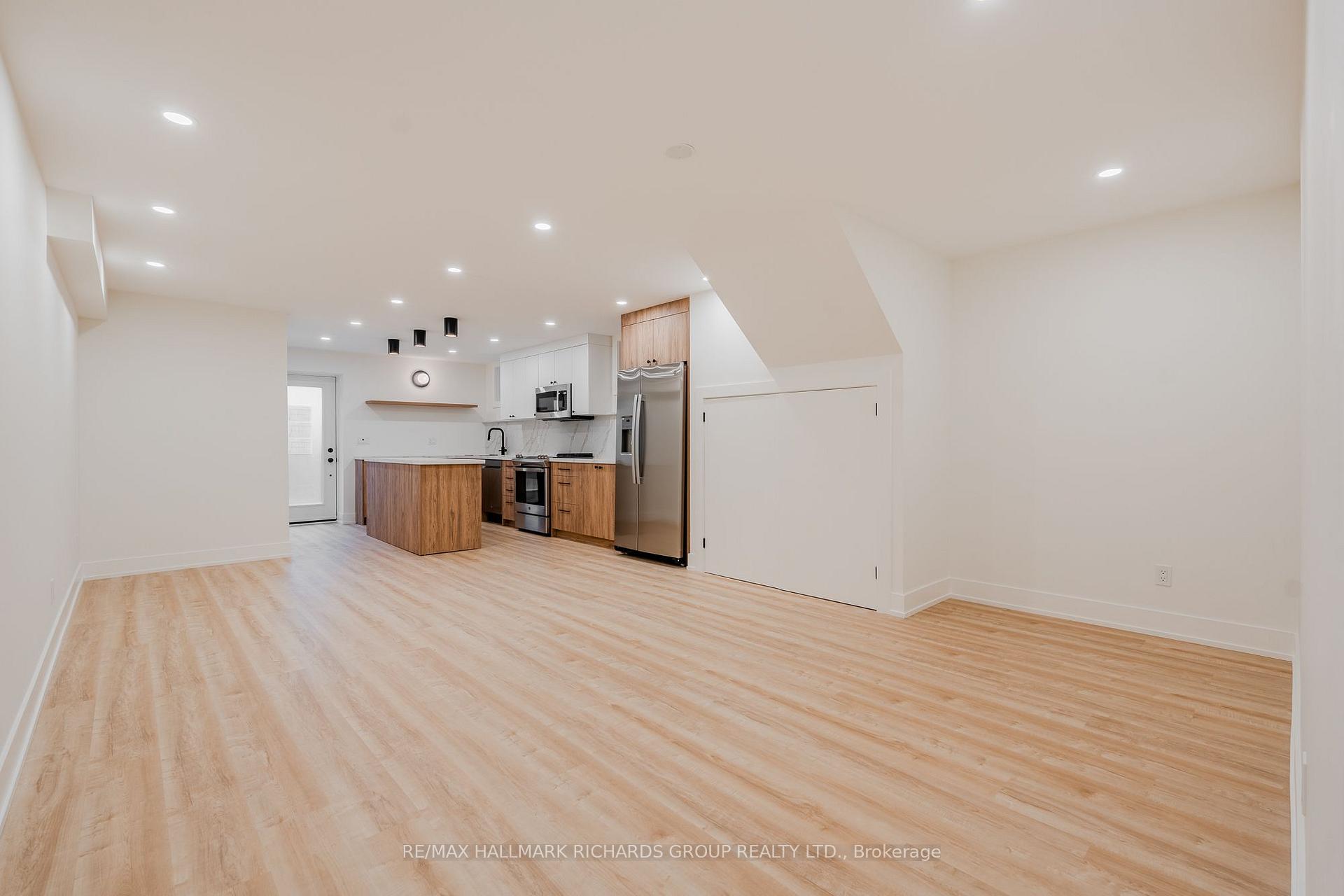 Photo 5 of Unit Lower, 20 Wineva Avenue, Toronto, The Beaches — HOMEH