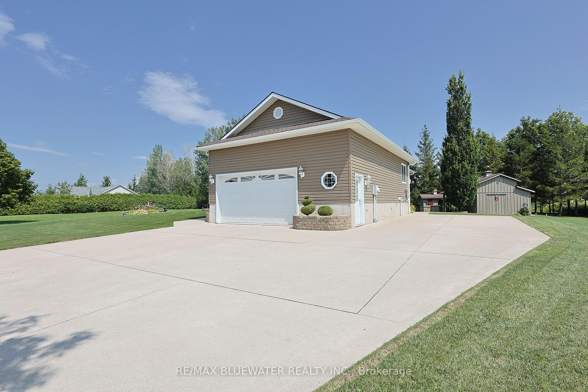 Photo 6 of 71837 Sunridge Crescent, Bluewater, Hay — HOMEH