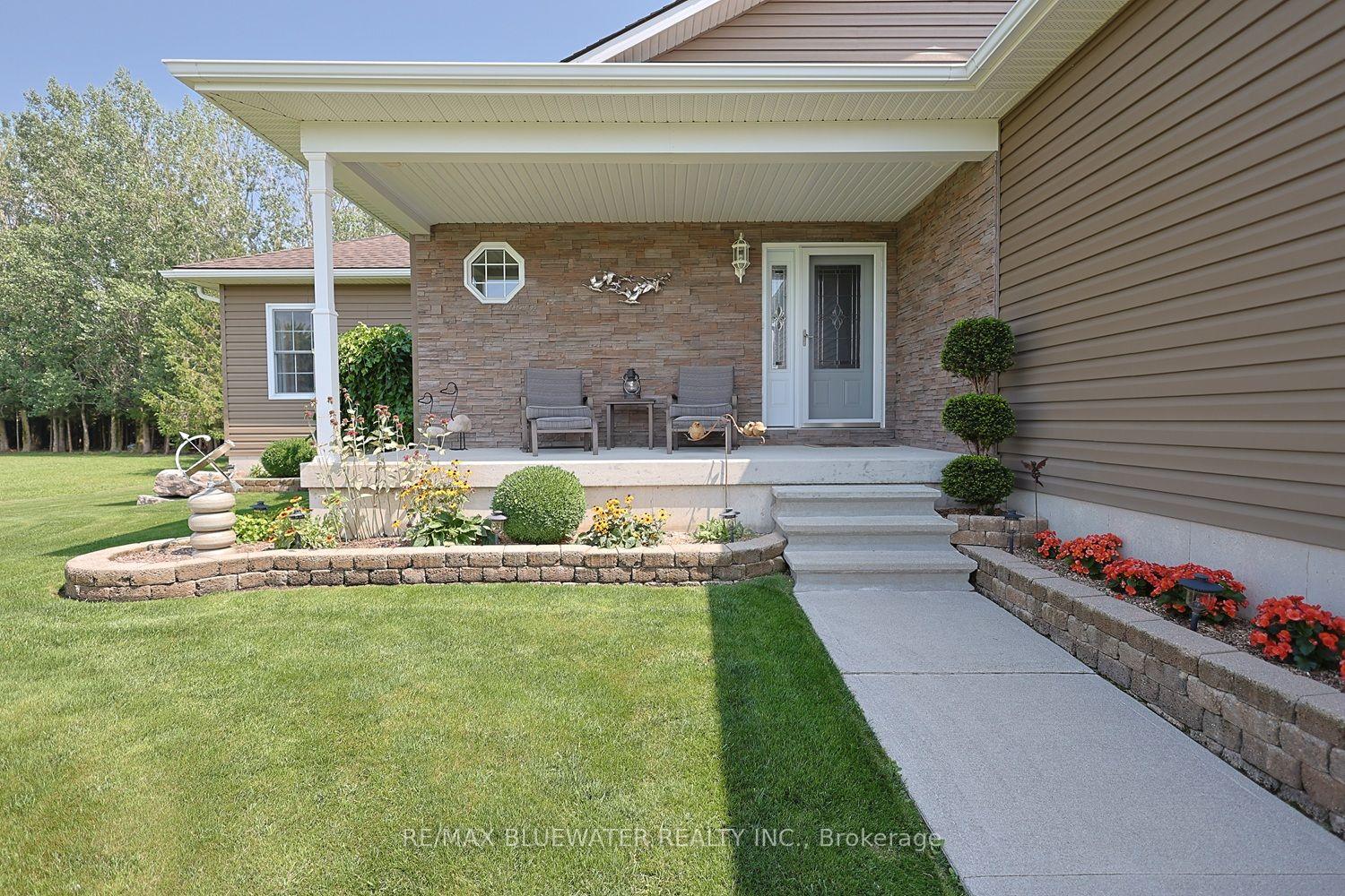 Photo 9 of 71837 Sunridge Crescent, Bluewater, Hay — HOMEH