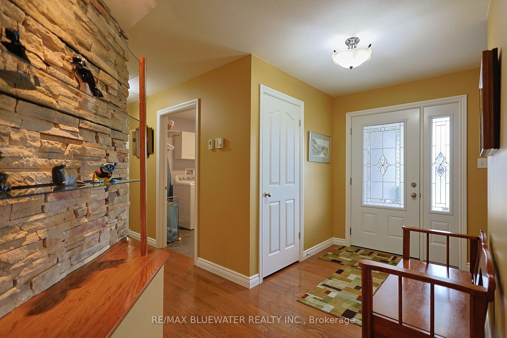 Photo 10 of 71837 Sunridge Crescent, Bluewater, Hay — HOMEH