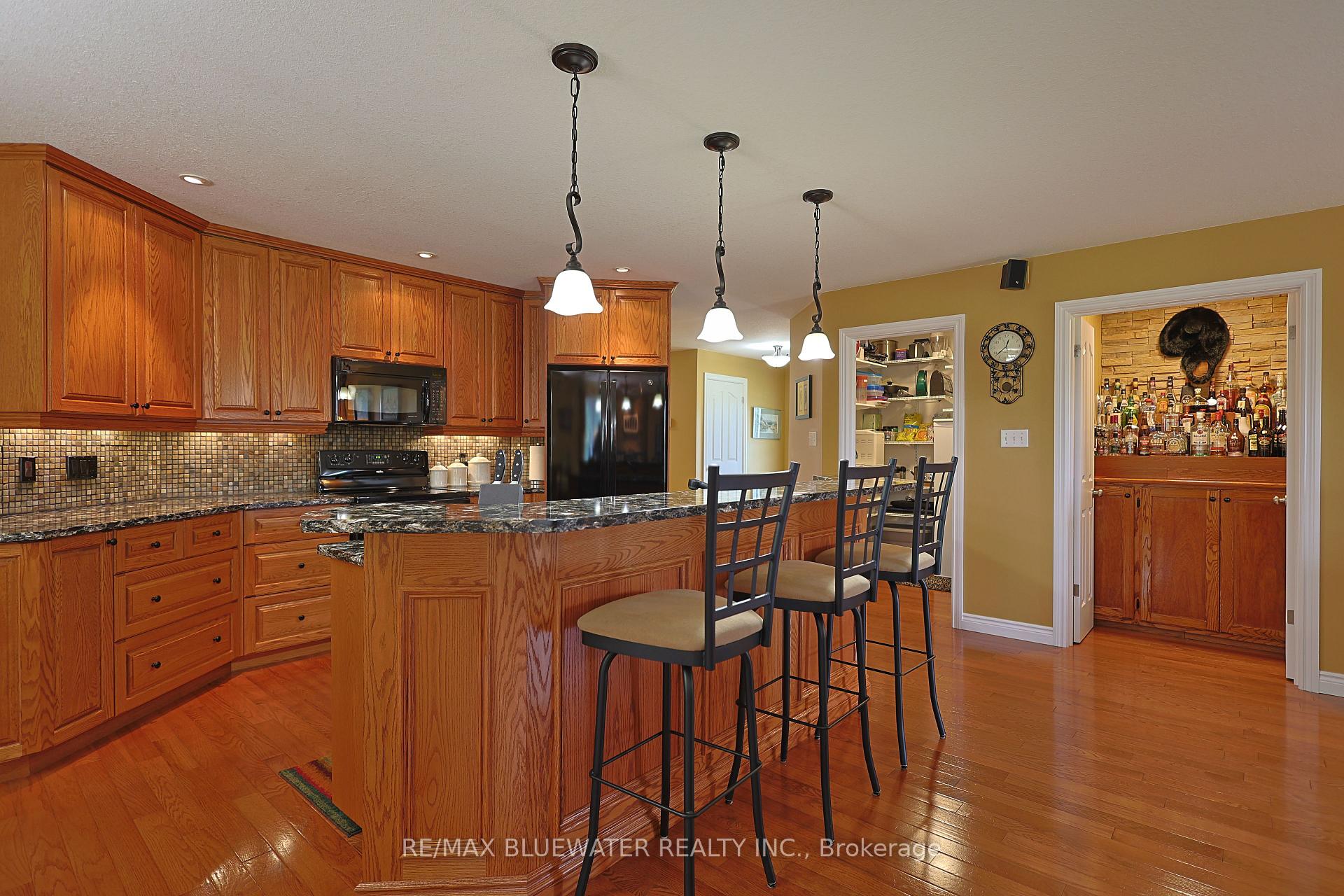 Photo 15 of 71837 Sunridge Crescent, Bluewater, Hay — HOMEH