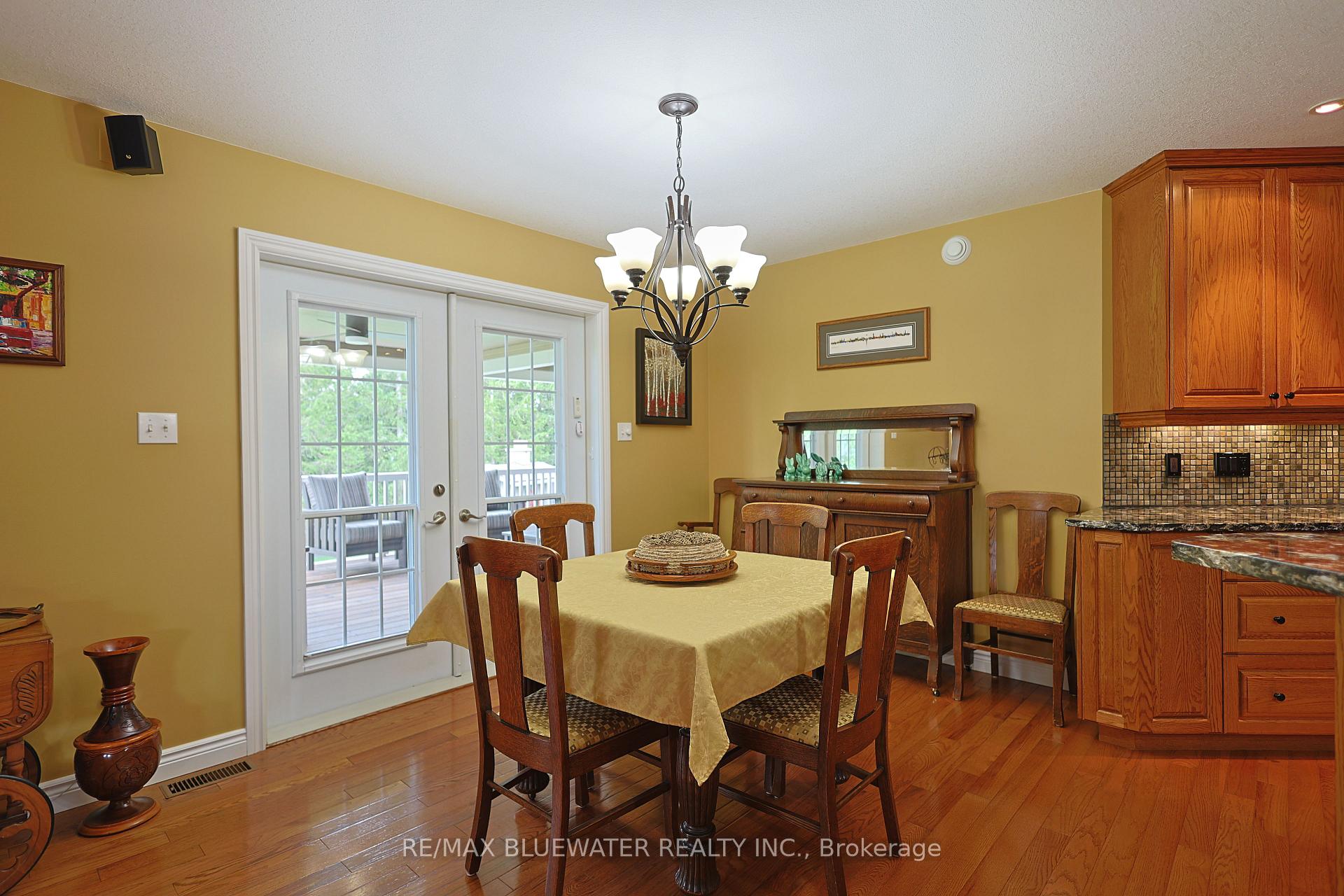 Photo 16 of 71837 Sunridge Crescent, Bluewater, Hay — HOMEH
