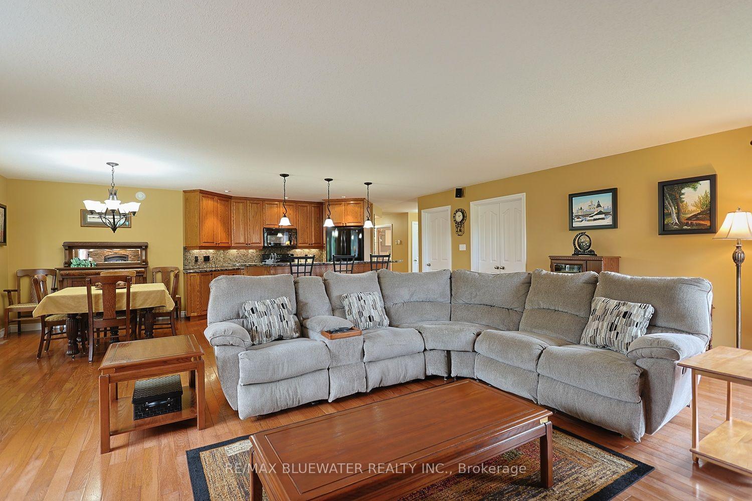 Photo 21 of 71837 Sunridge Crescent, Bluewater, Hay — HOMEH