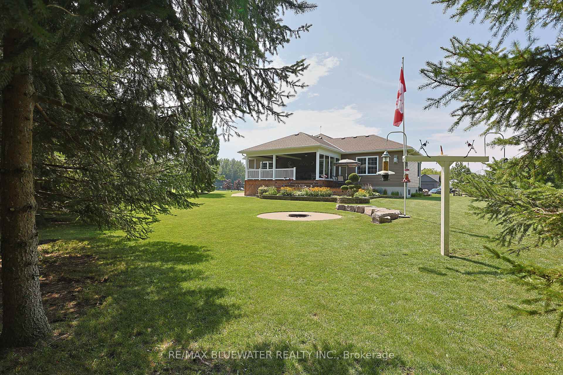 Photo 45 of 71837 Sunridge Crescent, Bluewater, Hay — HOMEH