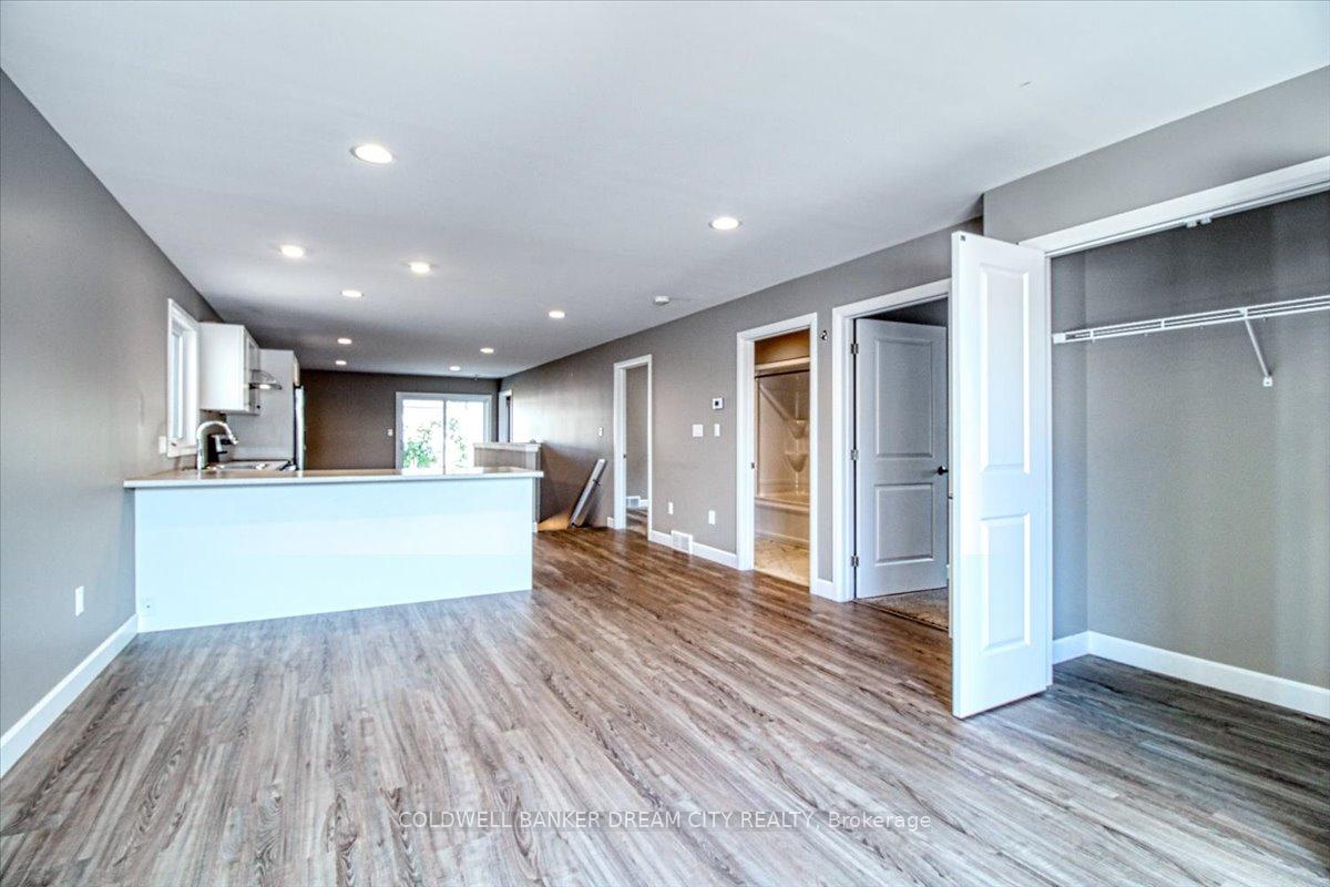 Photo 6 of 100 Arrowhead Lane, Chatham-Kent, Chatham — HOMEH