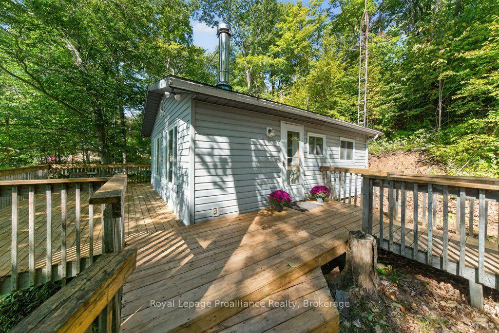 Photo 16 of 1239 Chimney Point Lane, North Frontenac, Frontenac North — HOMEH
