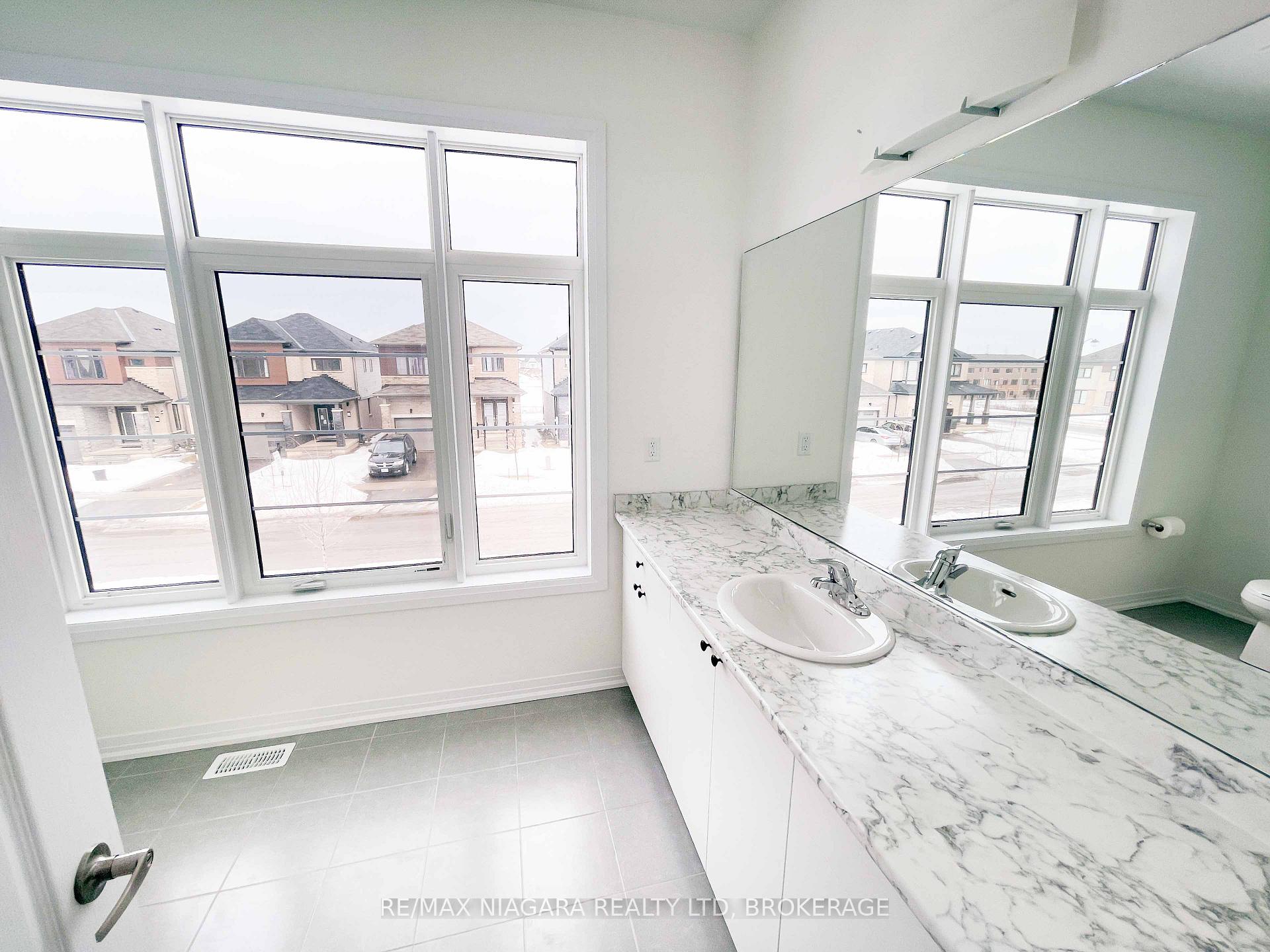 Photo 10 of Unit 23, 15 Peach Street, Thorold, Rolling Meadows — HOMEH