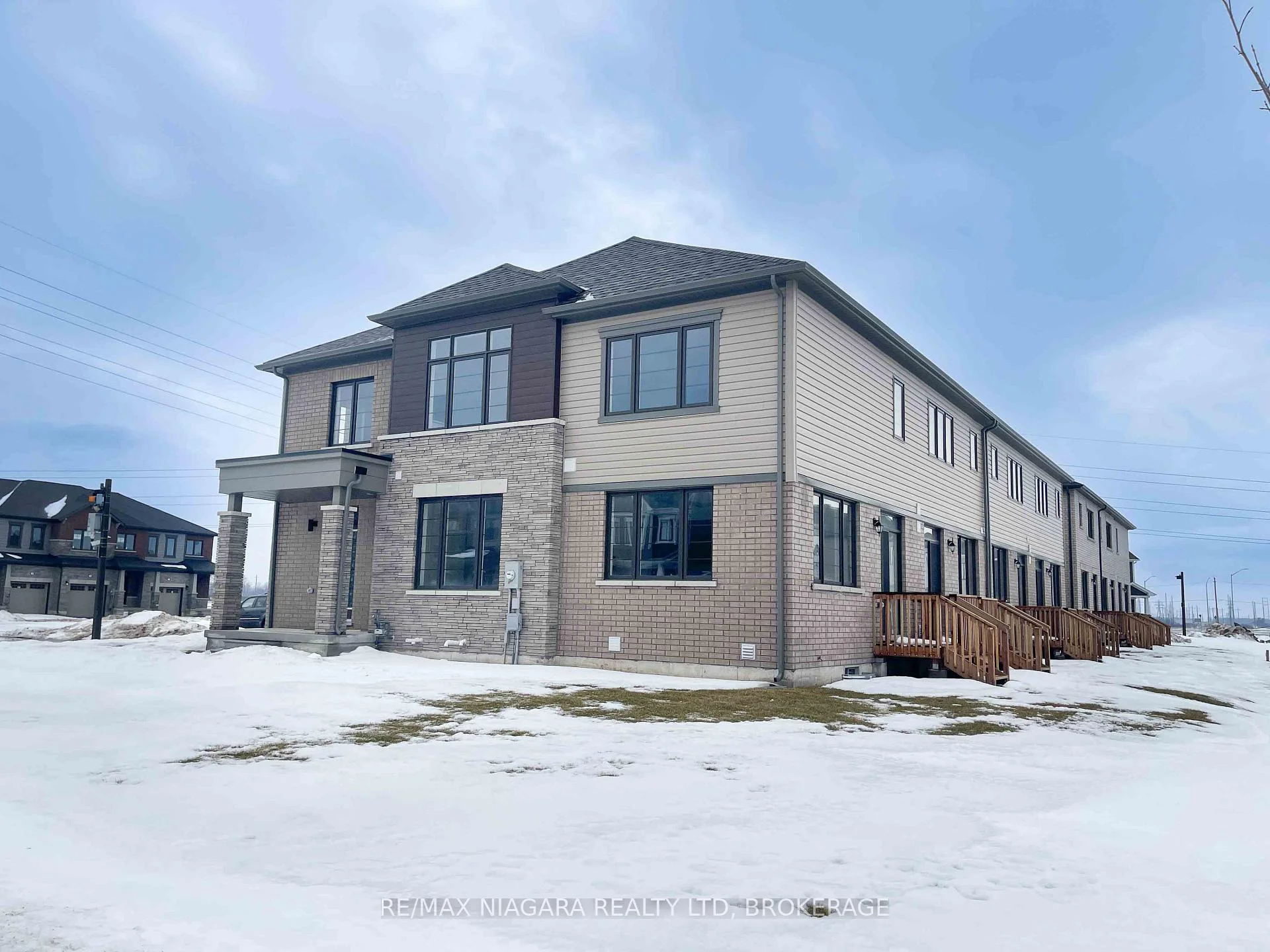 Photo 2 of Unit 23, 15 Peach Street, Thorold, Rolling Meadows — HOMEH
